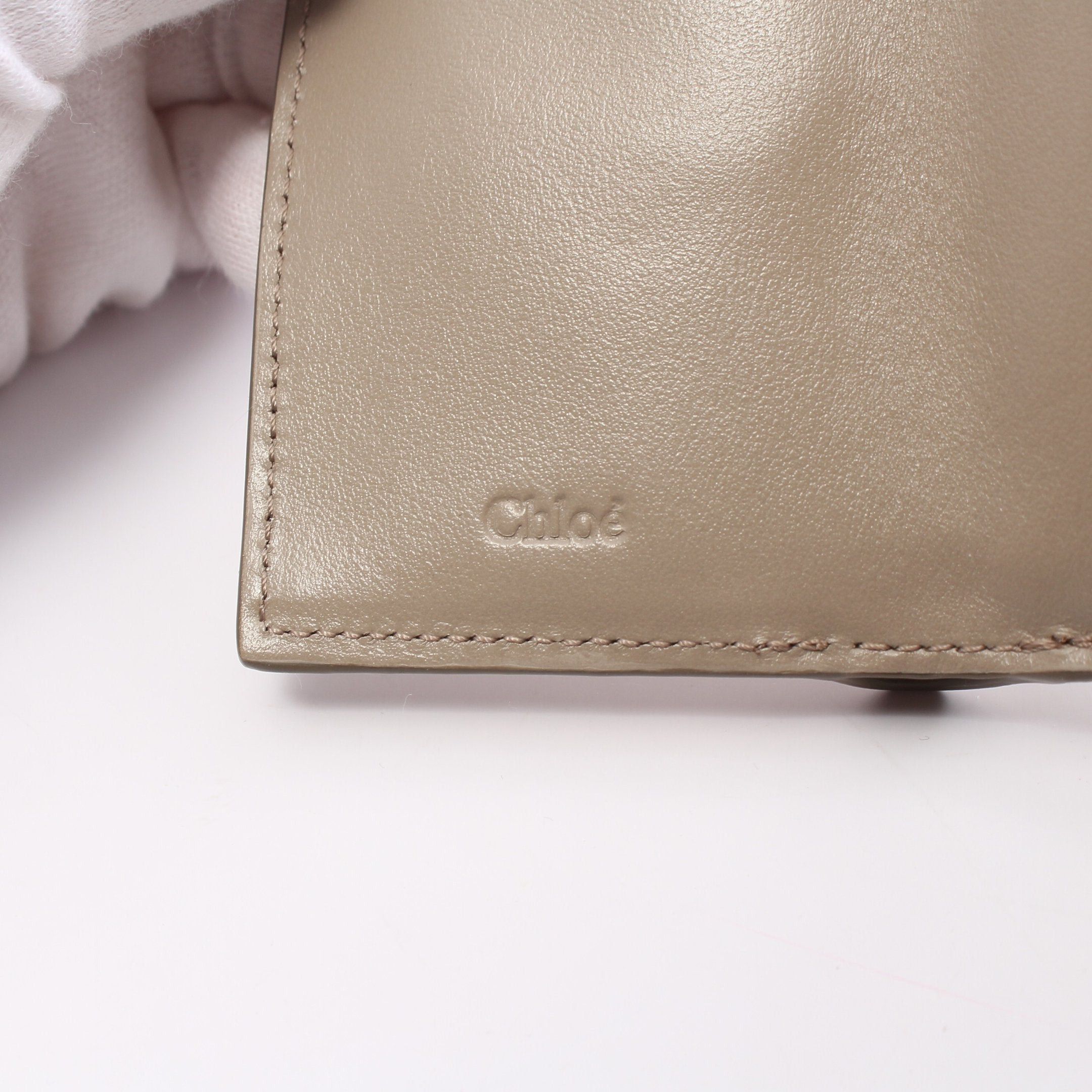 Chloe Chloe Chloe C Croesie Trifold Wallet Compact Leather Gray Beige Size ONE SIZE - 4 Thumbnail