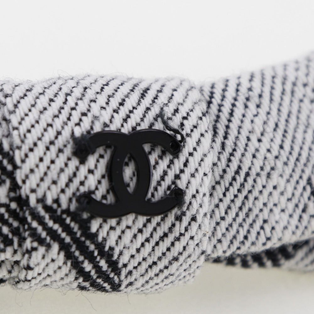 Chanel Chanel hair Size ONE SIZE - 4 Thumbnail