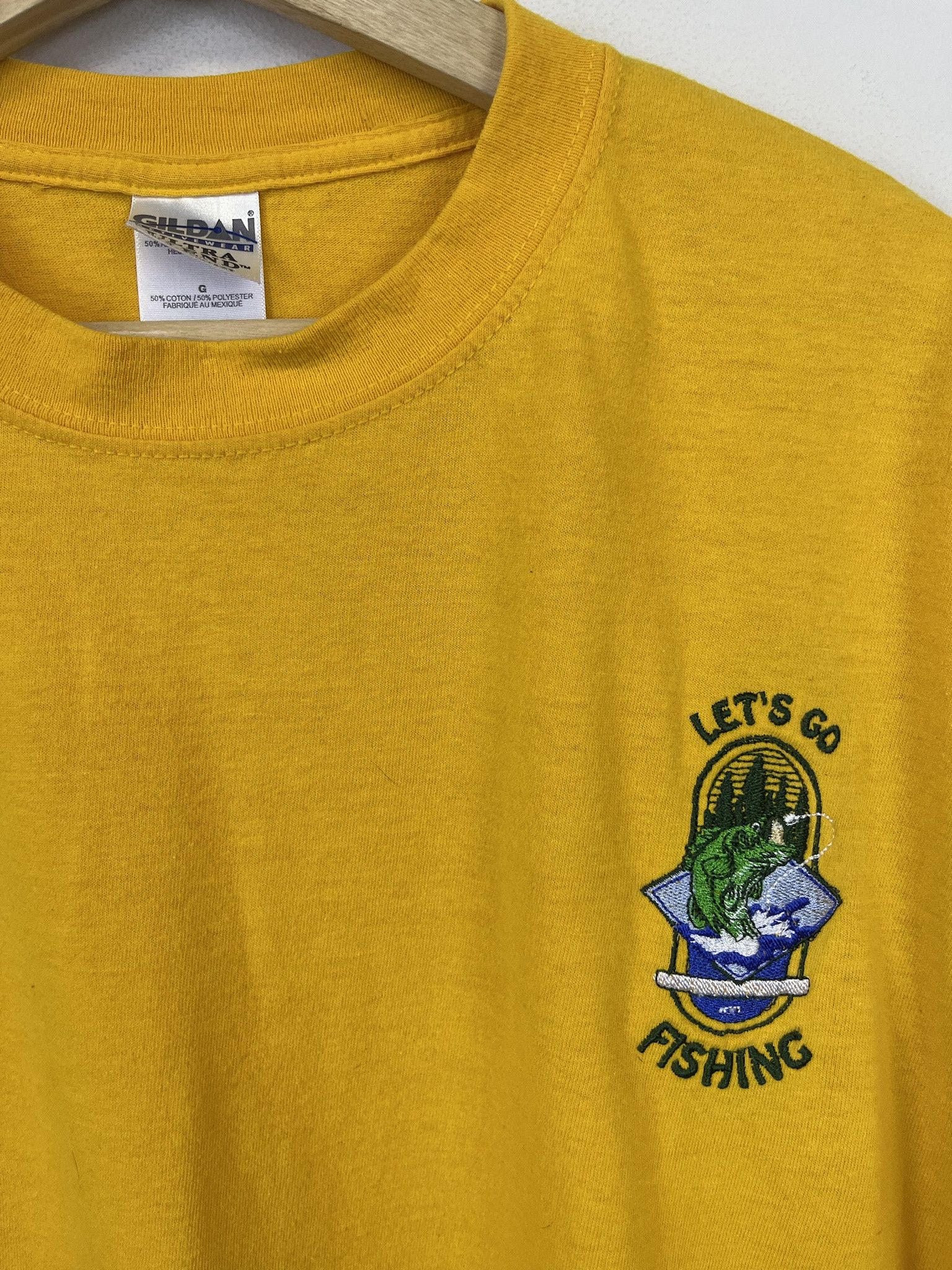 Vintage Gildan Let's Go Fishing Tee Size US L / EU 52-54 / 3 - 2 Thumbnail