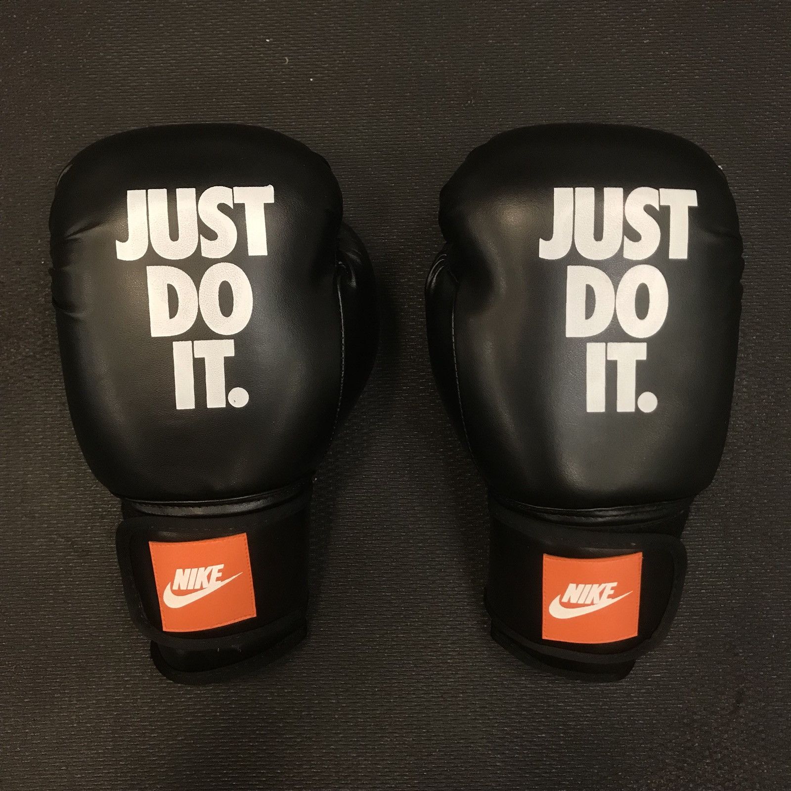 Nike boxing gloves best sale