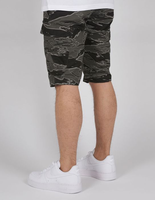 Mhi MHI tigerstripe cargo shorts Size US 31 - 1 Preview