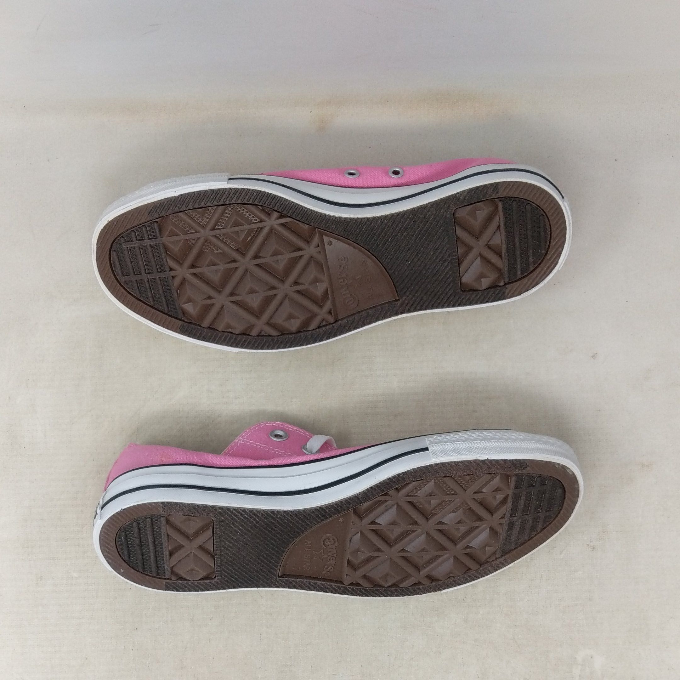 Converse Chuck Taylor All Star Low Pink Size US 7 / EU 40 - 2 Preview