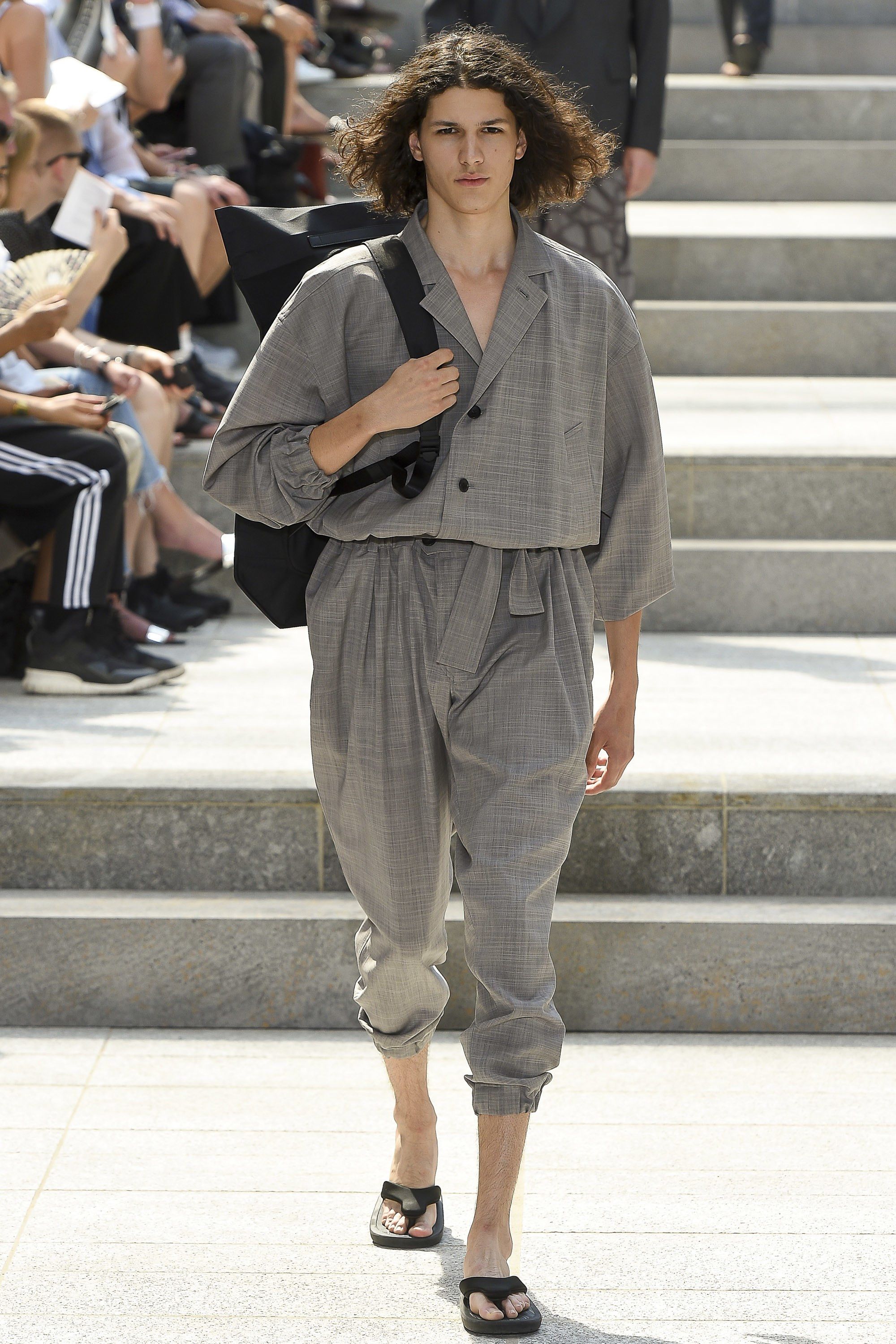 Issey Miyake SS18 Runway Gray Wool Long Sleeve Loose Fit Jumpsuit Size US 30 / EU 46 - 3 Thumbnail