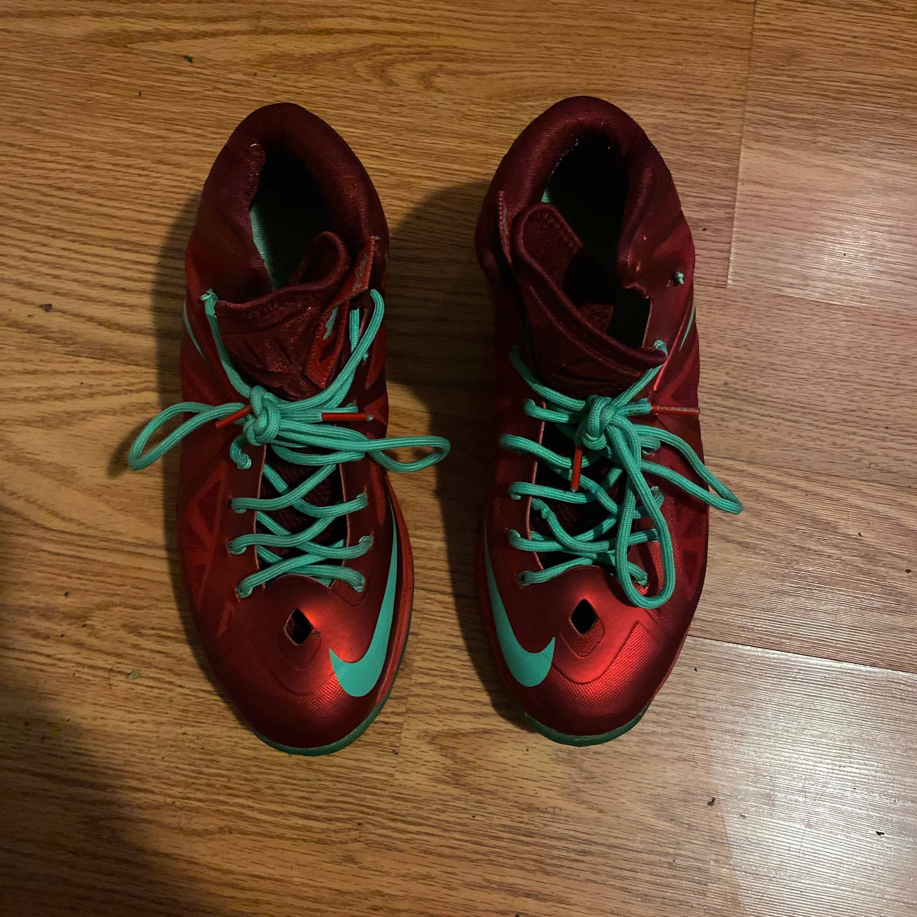 Nike LeBron 10 Christmas