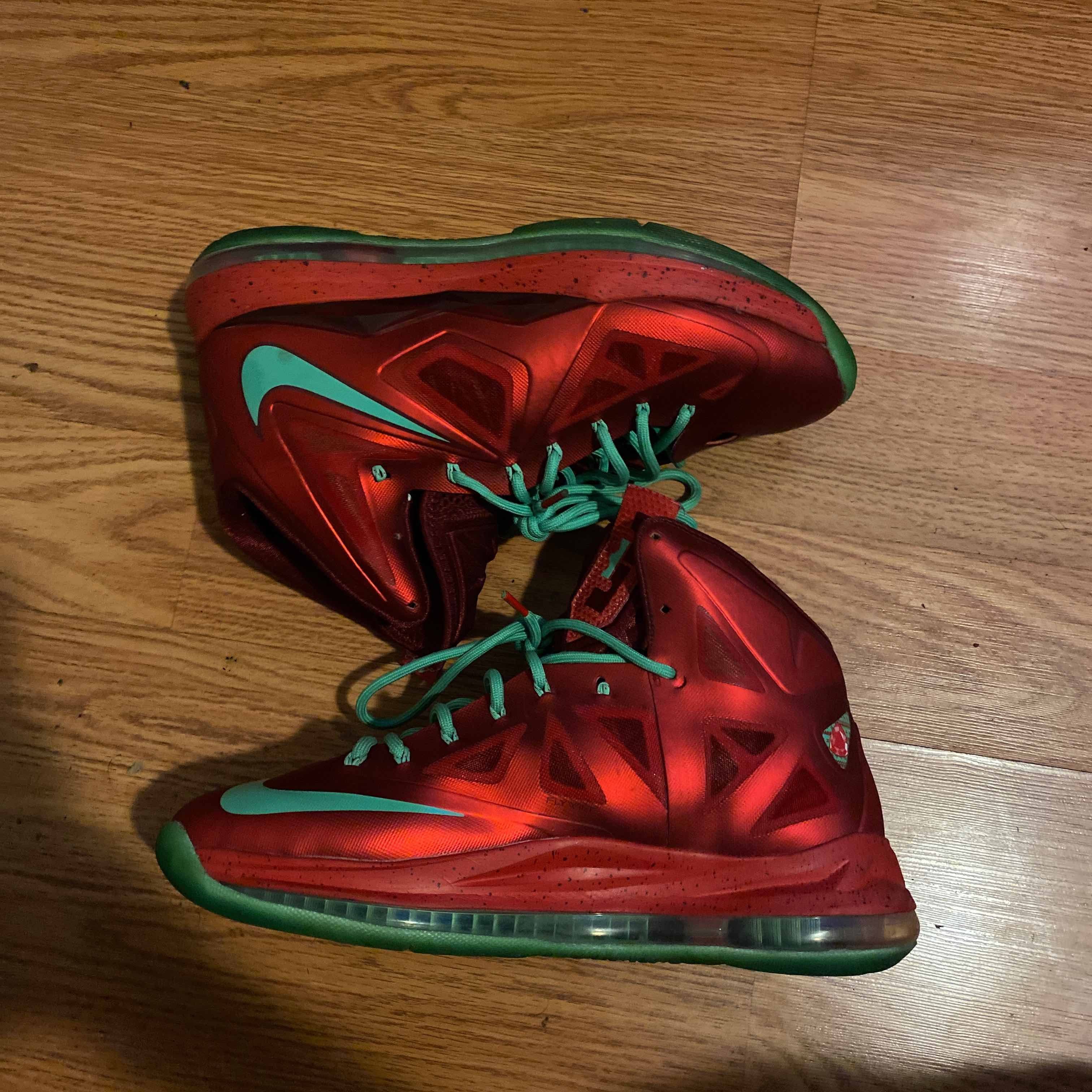 Nike LeBron 10 Christmas