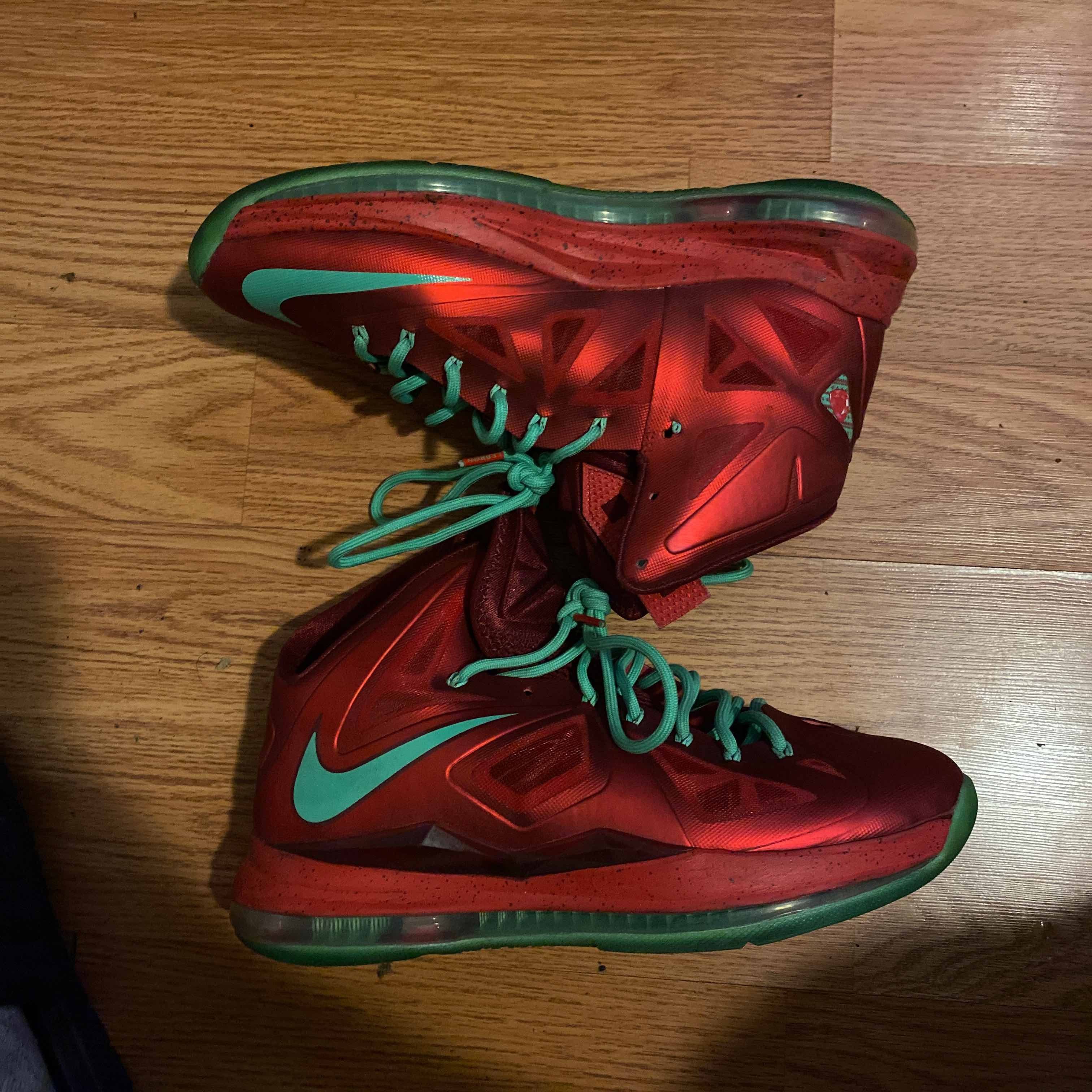 Nike LeBron 10 Christmas