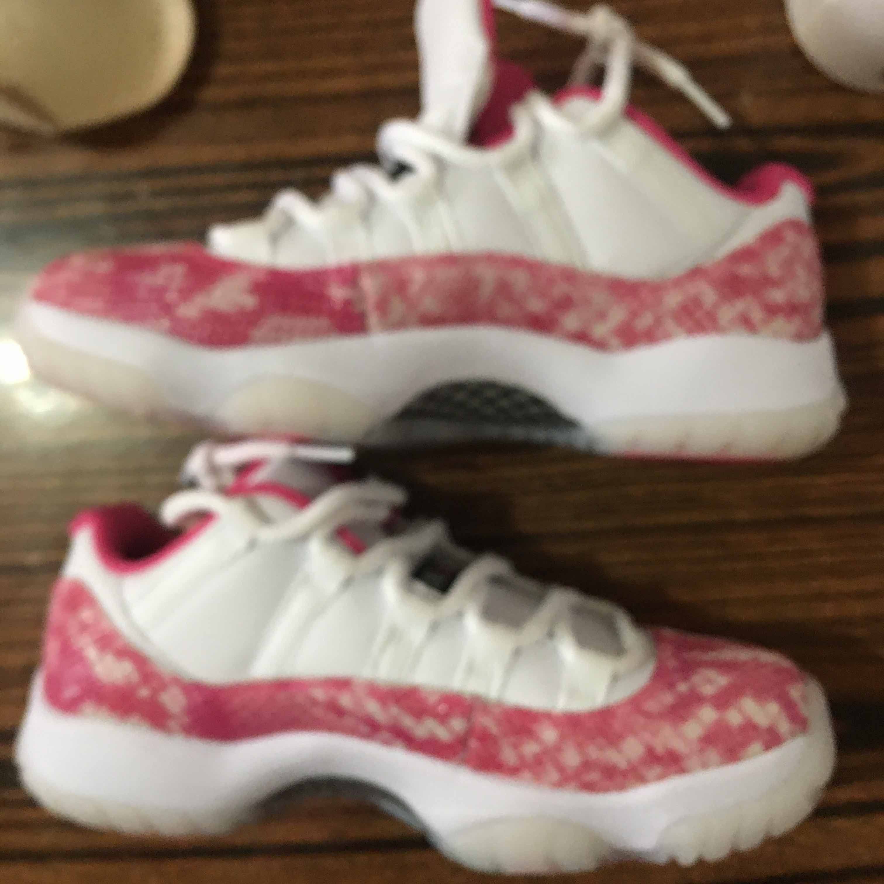 Wmns Air Jordan 11 Retro Low Pink Snakeskin