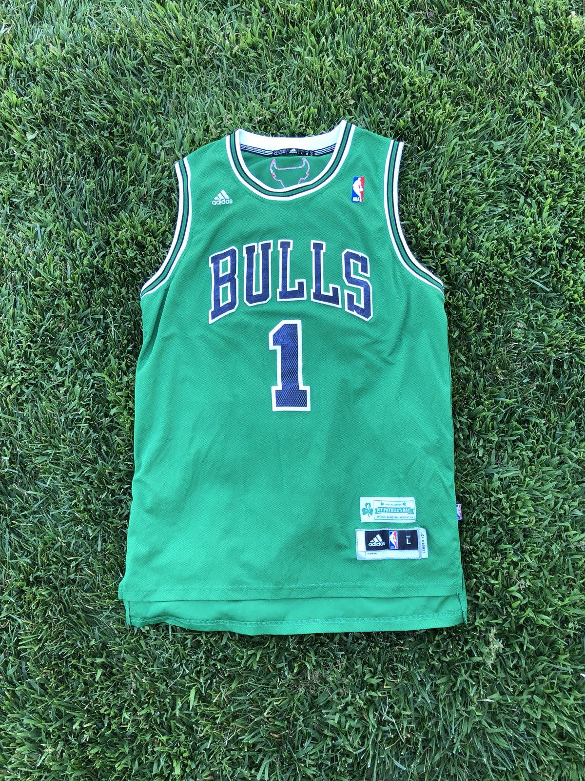 St. Patrick's Day Chicago Bulls Derrick Rose #1 Green Adidas Men's Size L  Jersey