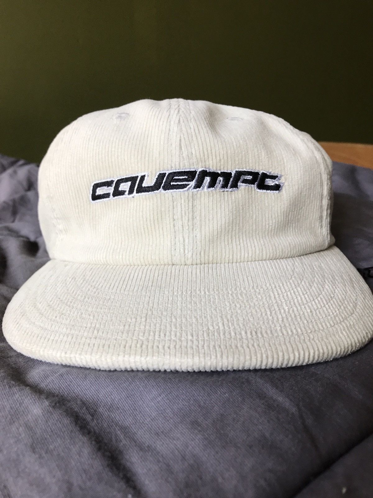 Cav Empt Cav Empt Cream Logo Corduroy Hat Size ONE SIZE - 1 Thumbnail