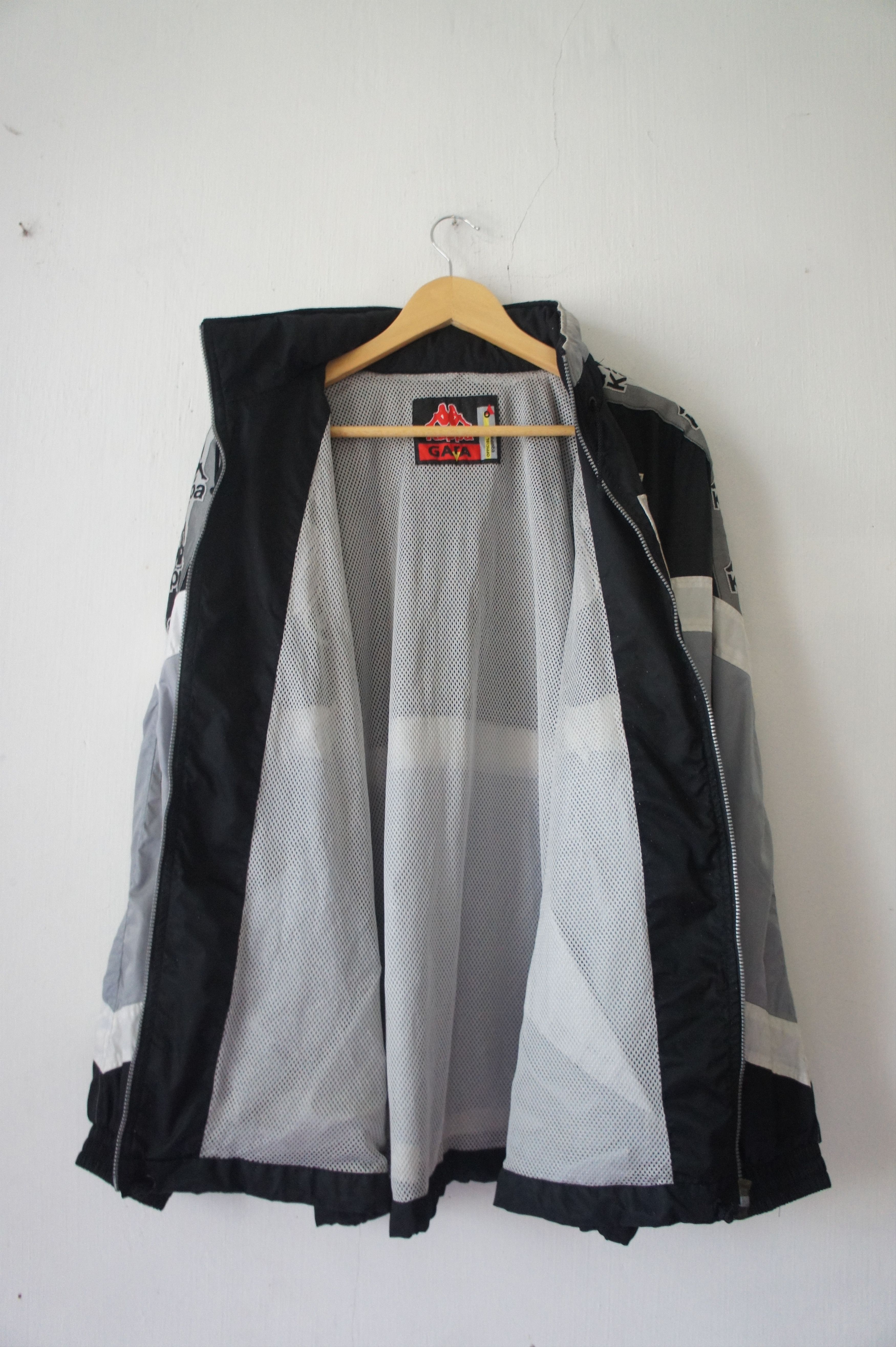 Kappa Vinatge 90's KAPPA WINDBREAKER JUVENTUS 95-98 JACKET Size US L / EU 52-54 / 3 - 6 Thumbnail