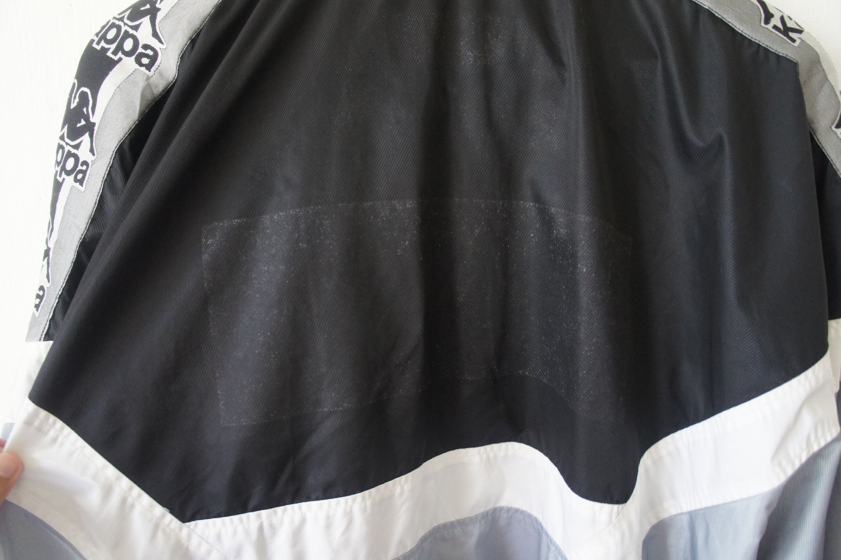 Kappa Vinatge 90's KAPPA WINDBREAKER JUVENTUS 95-98 JACKET Size US L / EU 52-54 / 3 - 4 Thumbnail