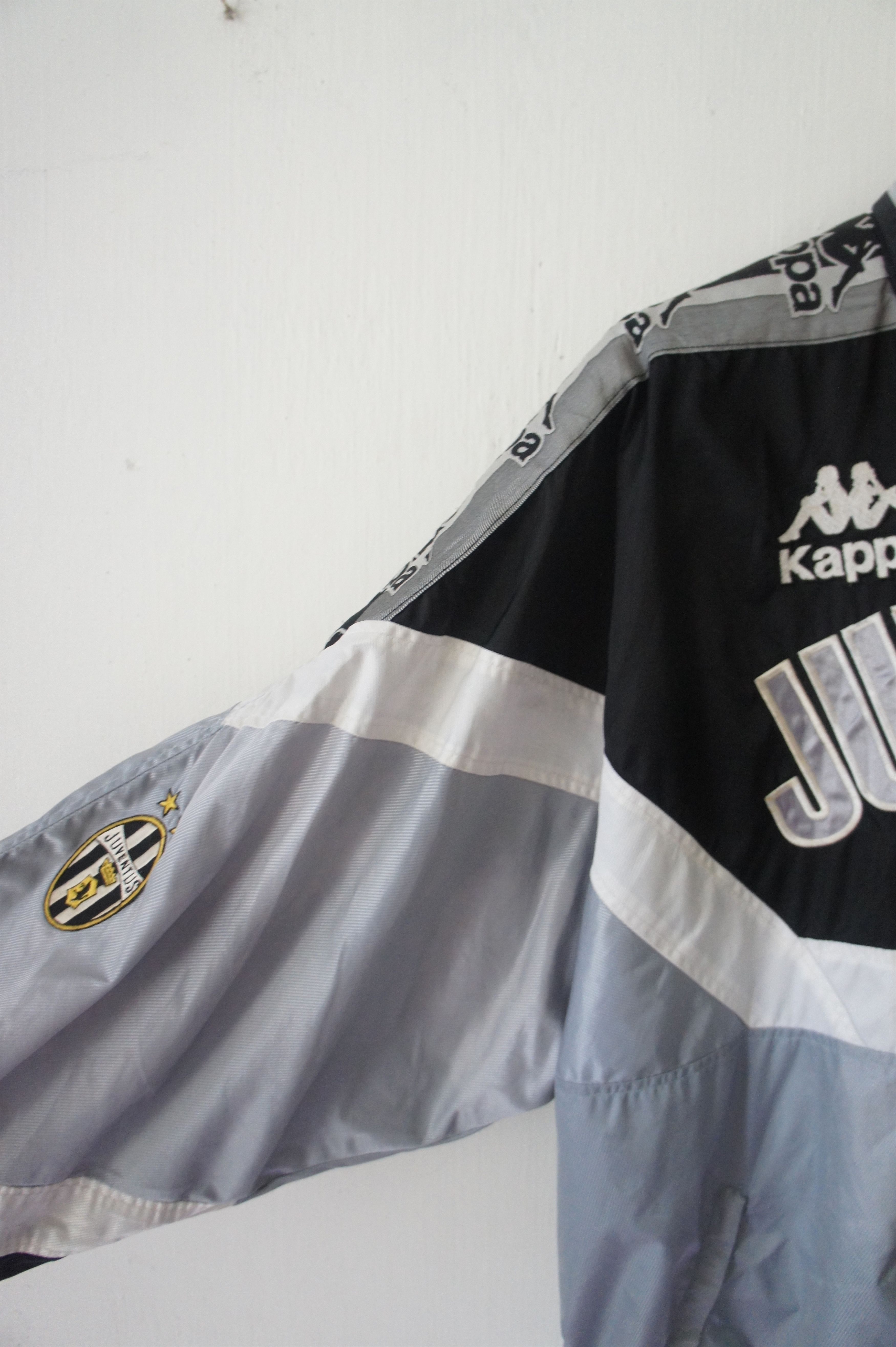 Kappa Vinatge 90's KAPPA WINDBREAKER JUVENTUS 95-98 JACKET Size US L / EU 52-54 / 3 - 3 Thumbnail
