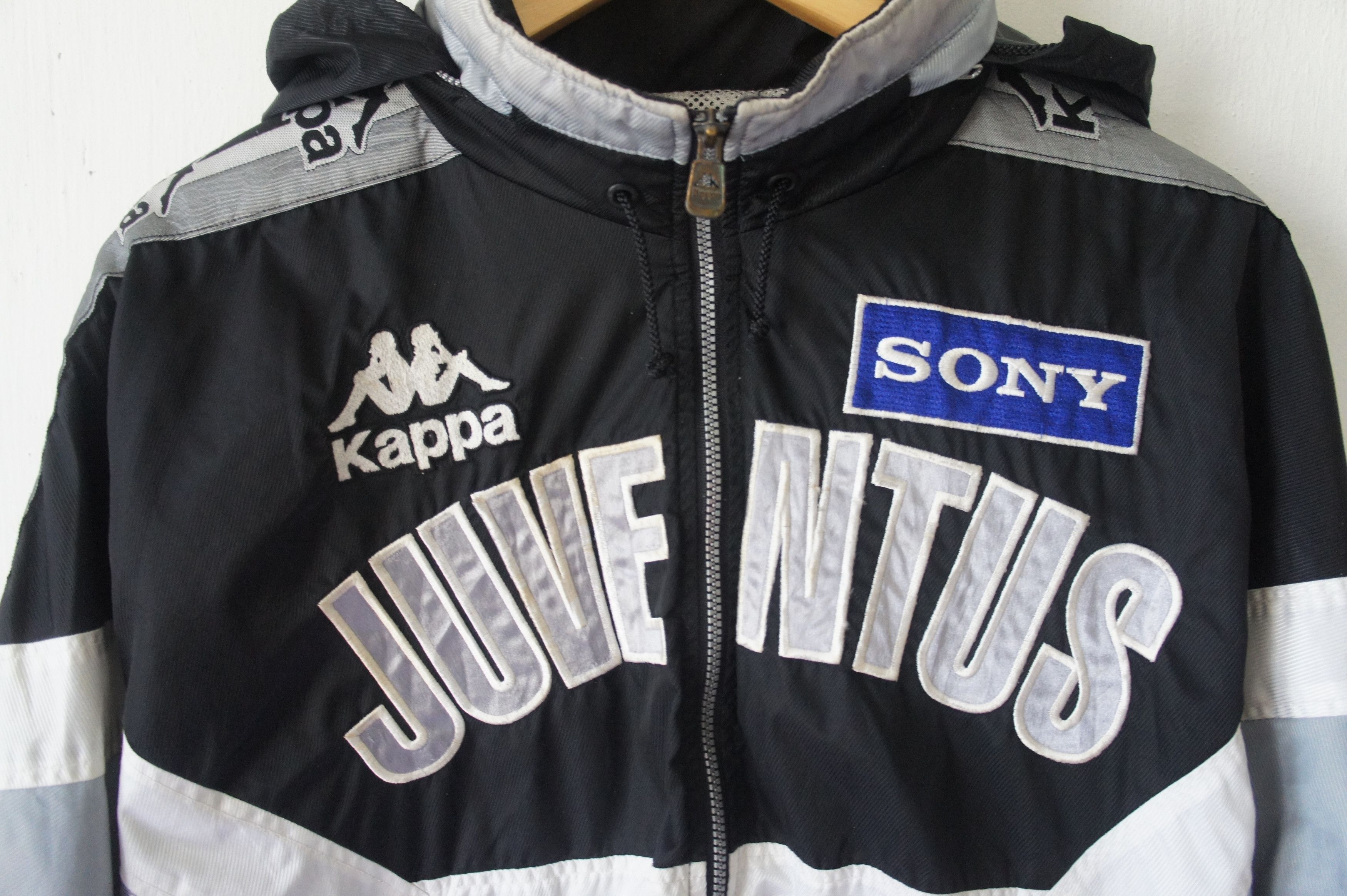 Kappa Vinatge 90's KAPPA WINDBREAKER JUVENTUS 95-98 JACKET Size US L / EU 52-54 / 3 - 9 Thumbnail