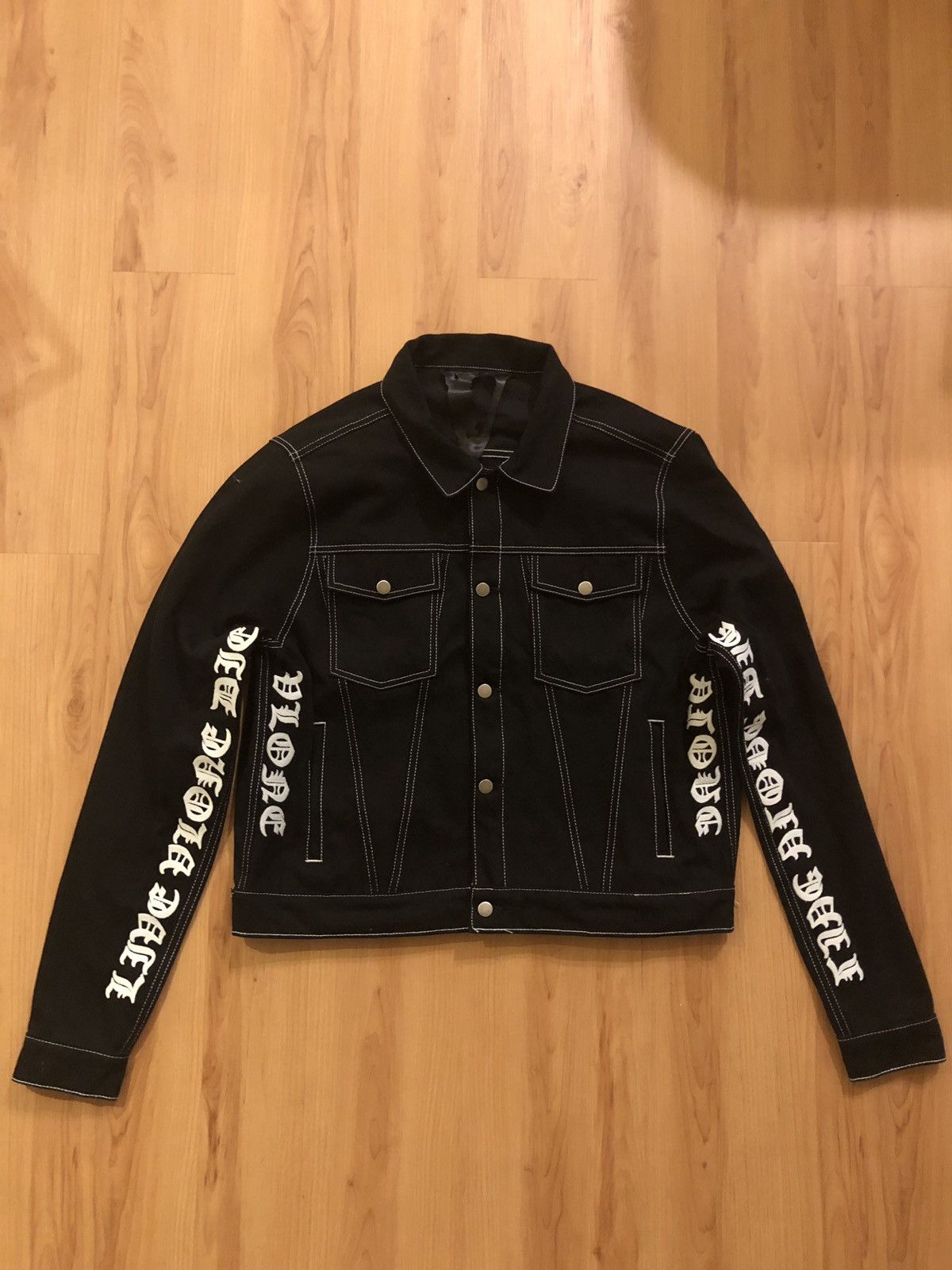 Live vlone die vlone jacket best sale