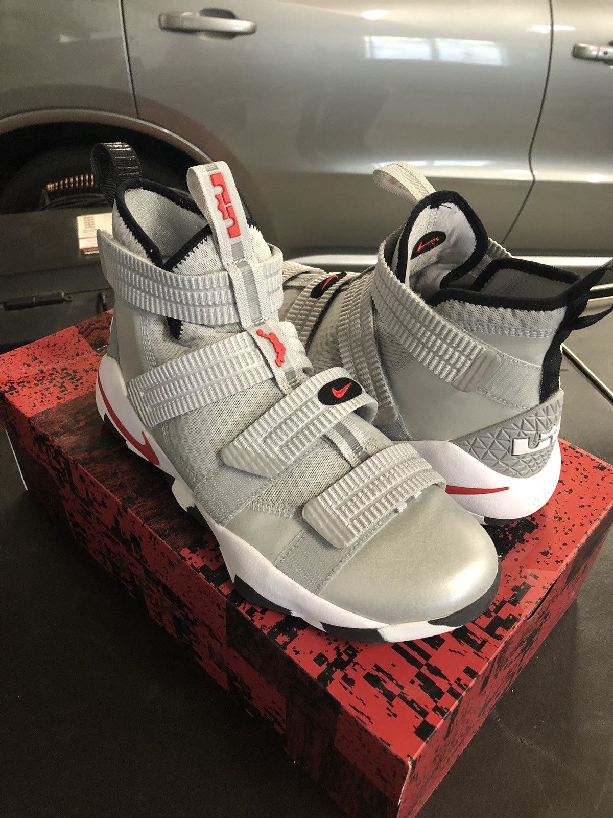 Lebron soldier 11 silver bullet deals