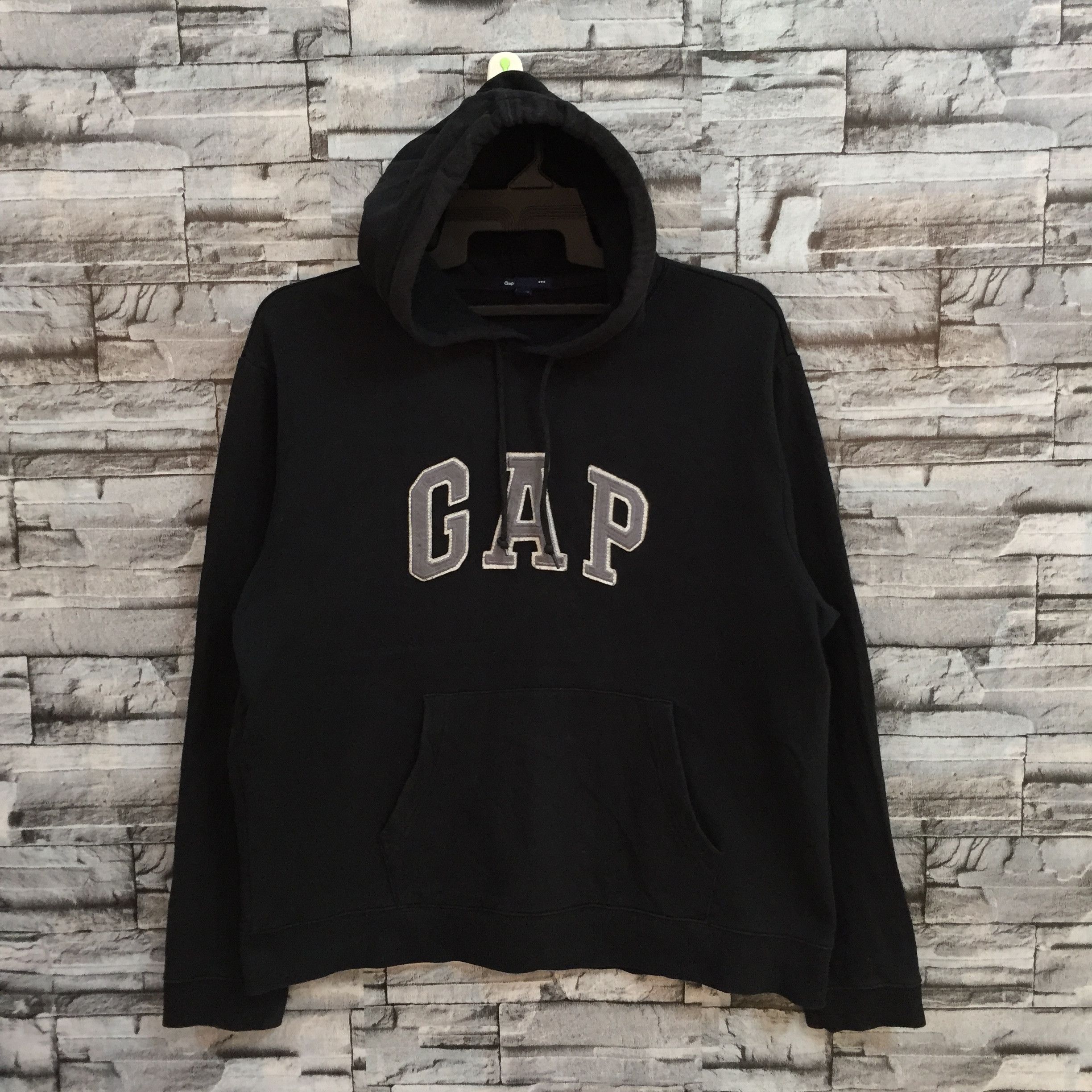 Gap × Vintage GAP hoodie big logo embroidered size XL black Size US XL / EU 56 / 4 - 1 Thumbnail