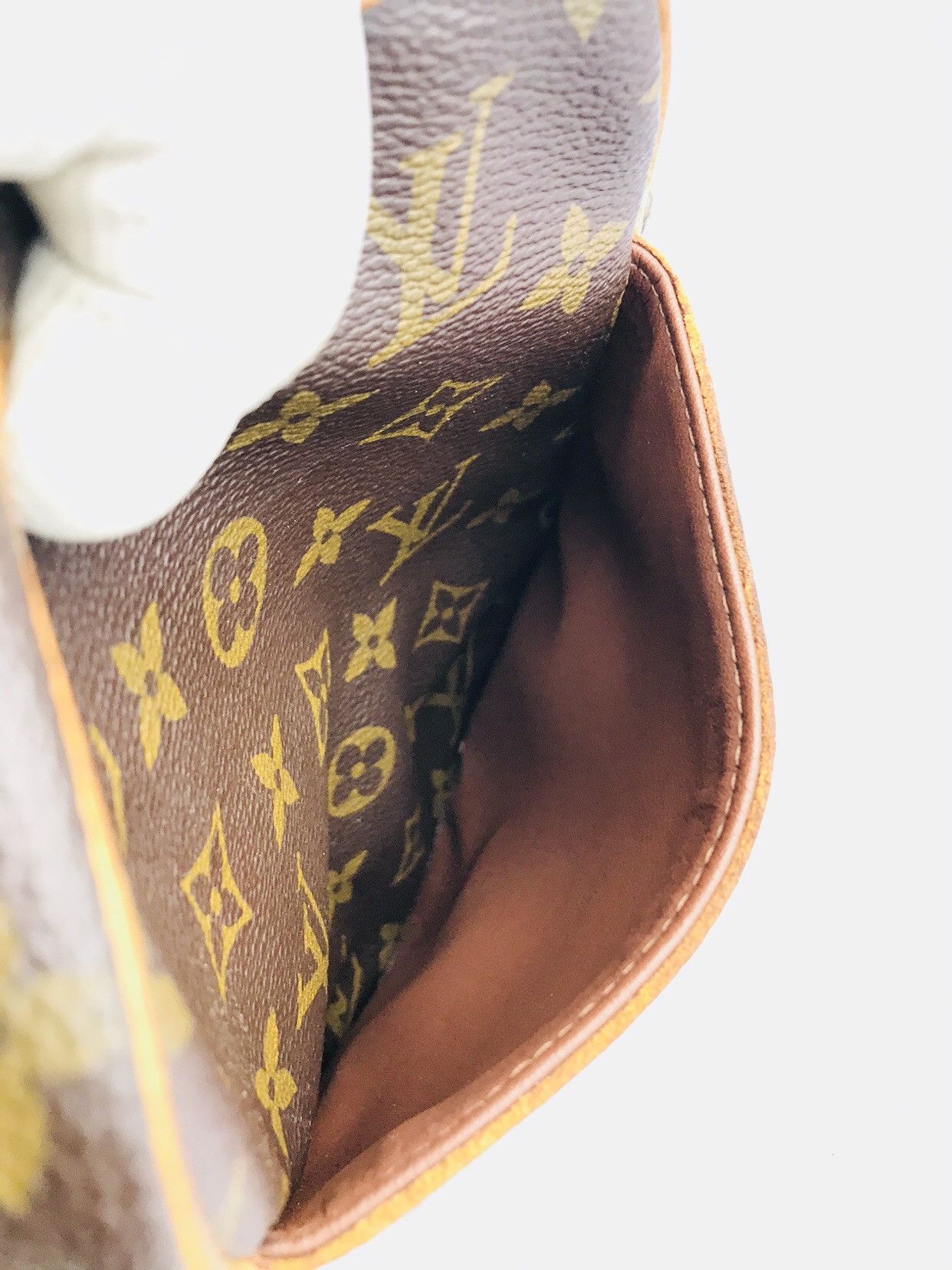 Louis Vuitton PREOWNED Authentic Louis Vuitton Danube PM Shoulderbag Size ONE SIZE - 7 Thumbnail