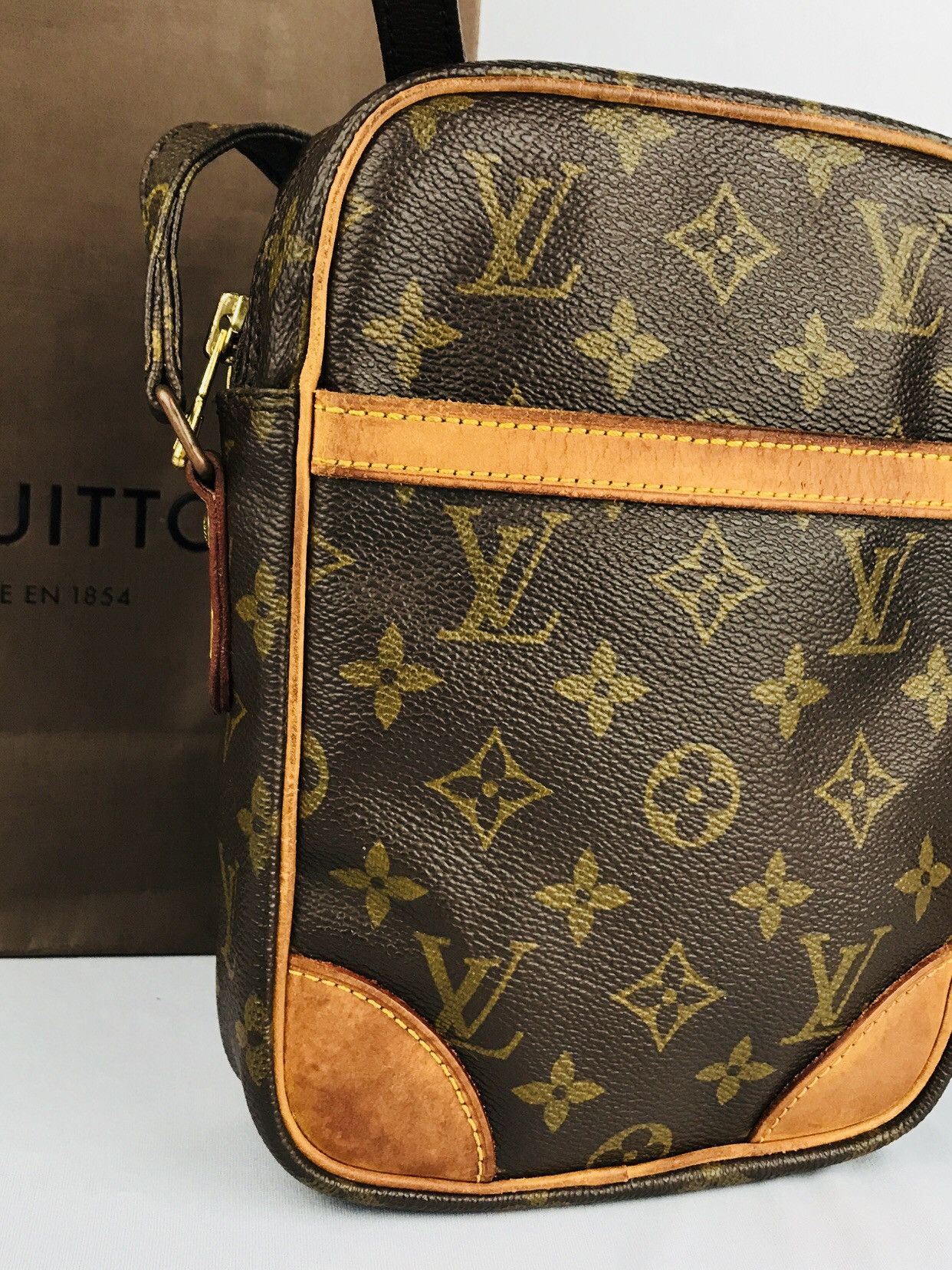 Louis Vuitton PREOWNED Authentic Louis Vuitton Danube PM Shoulderbag Size ONE SIZE - 14 Thumbnail