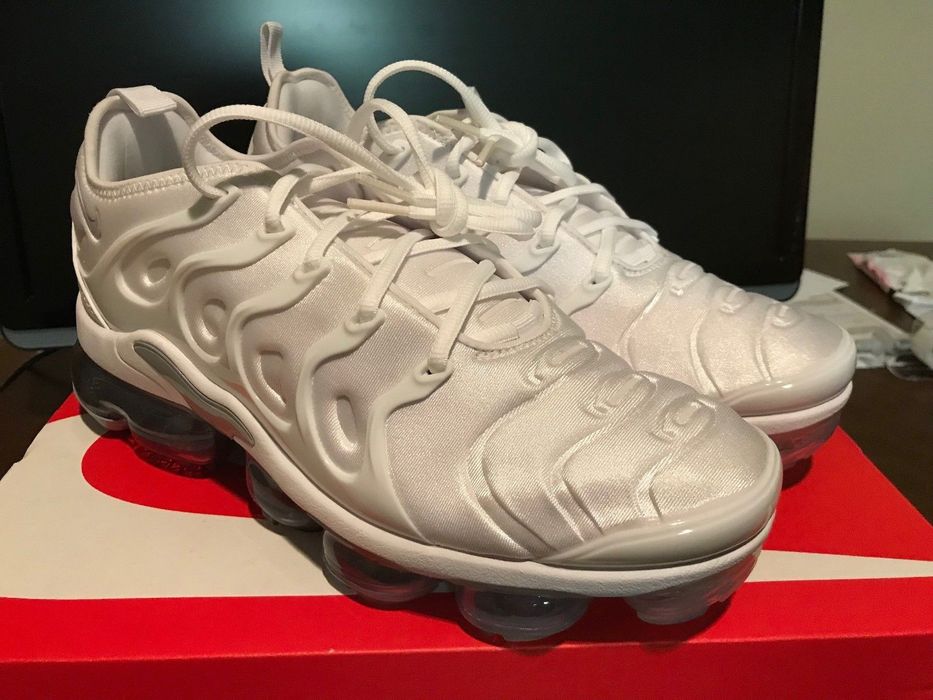 Vapormax plus clearance white/pure platinum/wolf grey