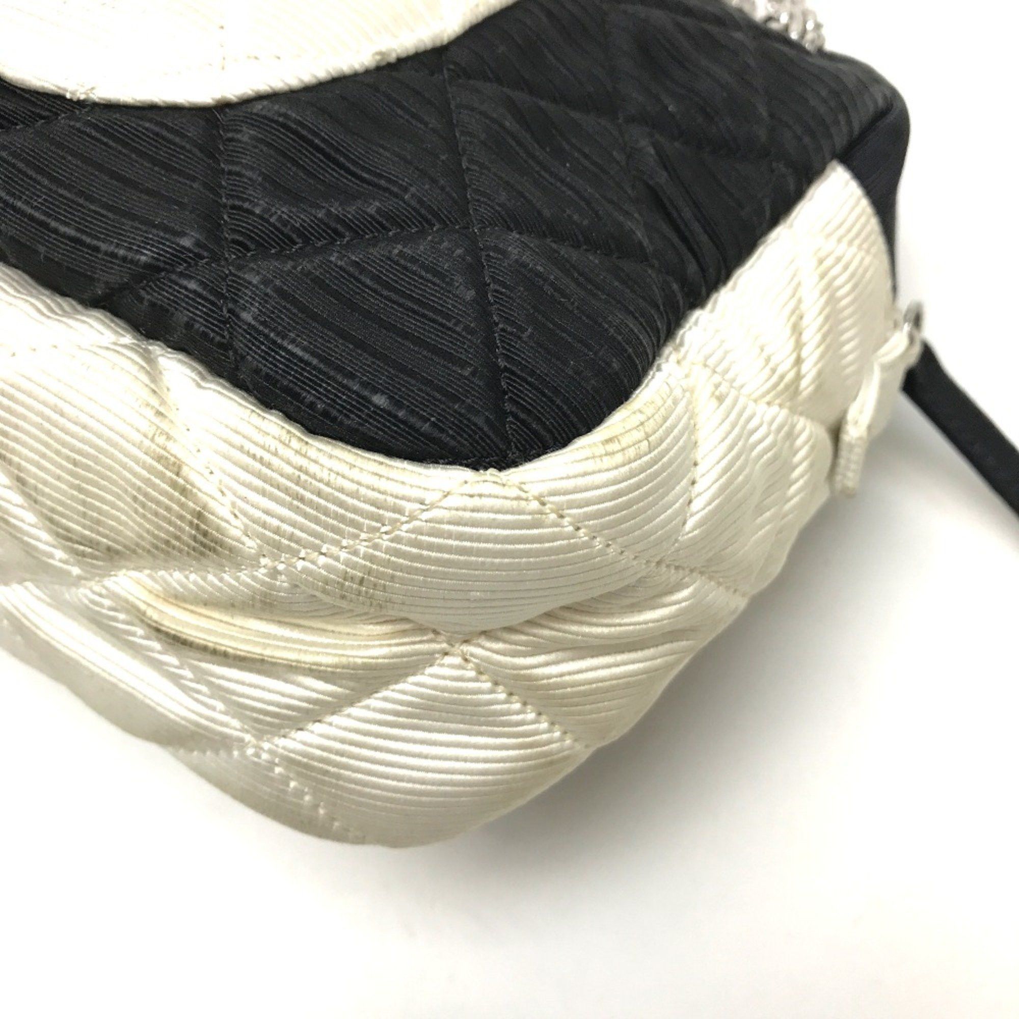 Chanel Chanel Quilted Bag Chain Shoulder Bag Black White Size ONE SIZE - 4 Thumbnail