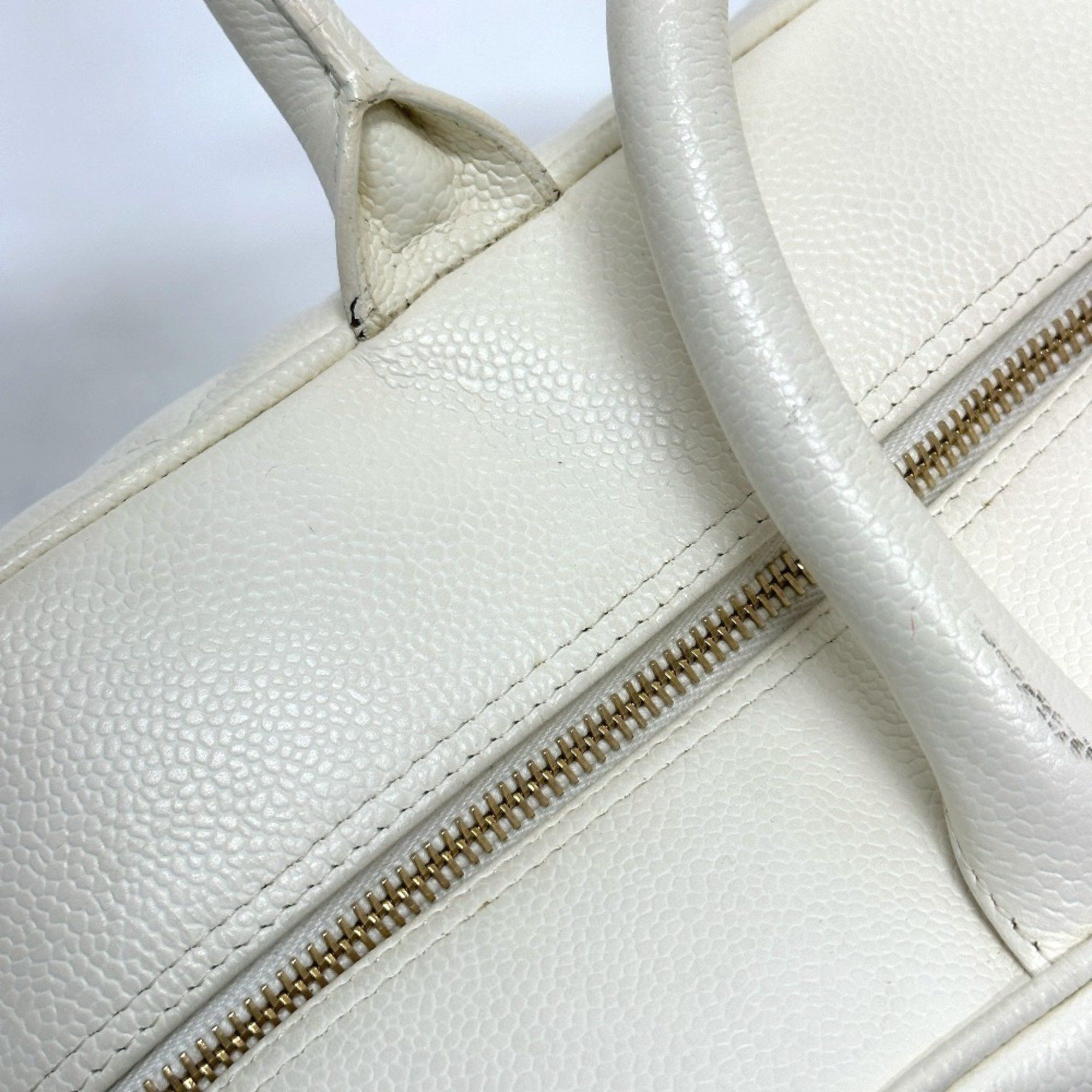 Chanel Chanel CC Mark Quilted Matelasse Bag Hand Bag White Size ONE SIZE - 8 Thumbnail