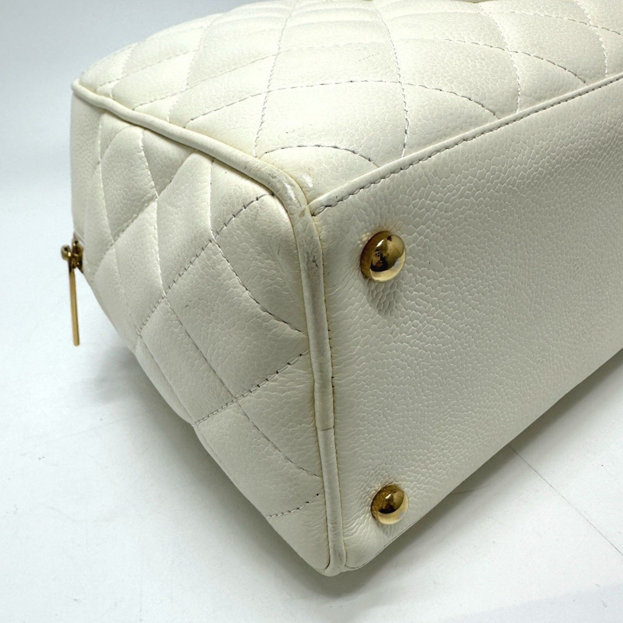 Chanel Chanel CC Mark Quilted Matelasse Bag Hand Bag White Size ONE SIZE - 6 Thumbnail