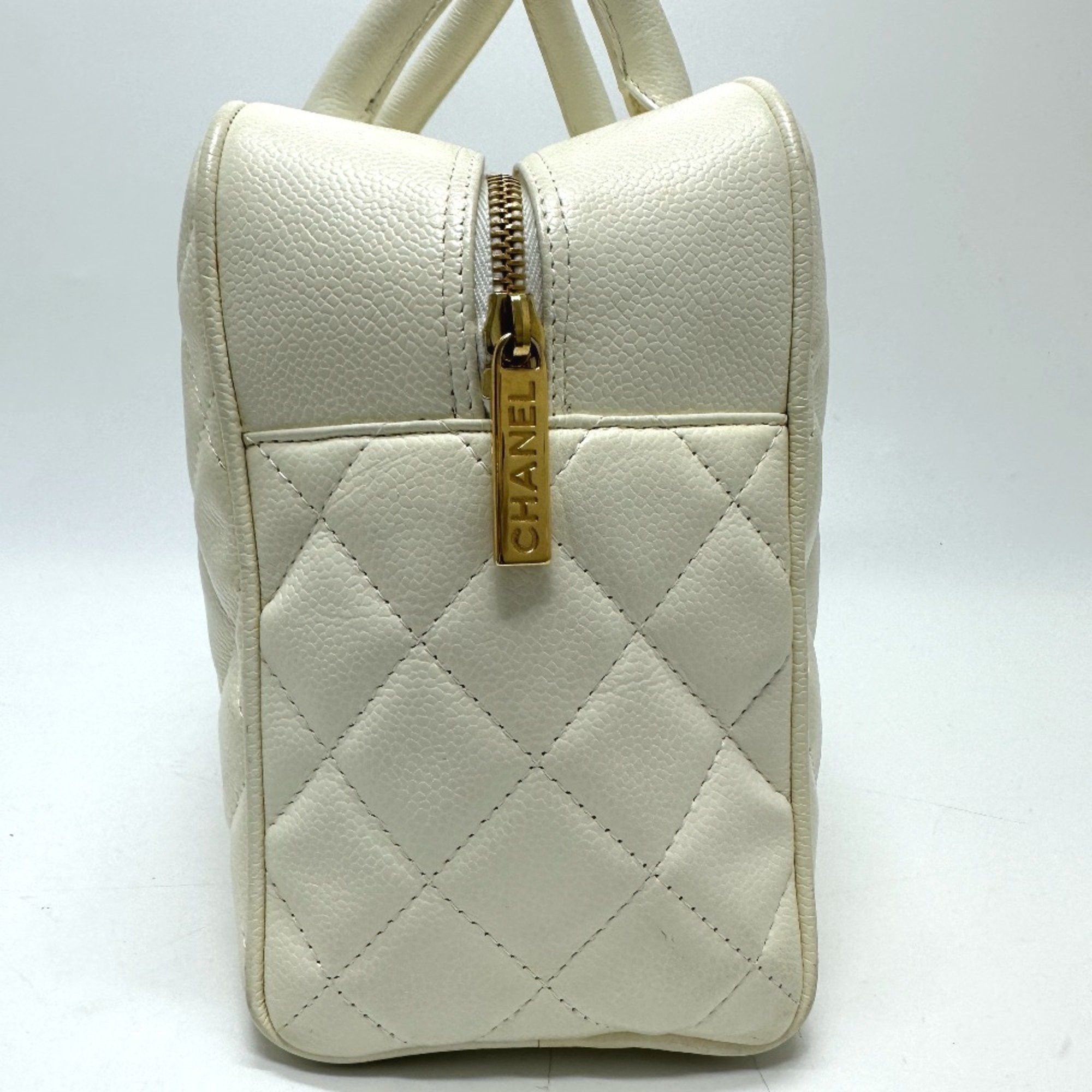 Chanel Chanel CC Mark Quilted Matelasse Bag Hand Bag White Size ONE SIZE - 3 Thumbnail