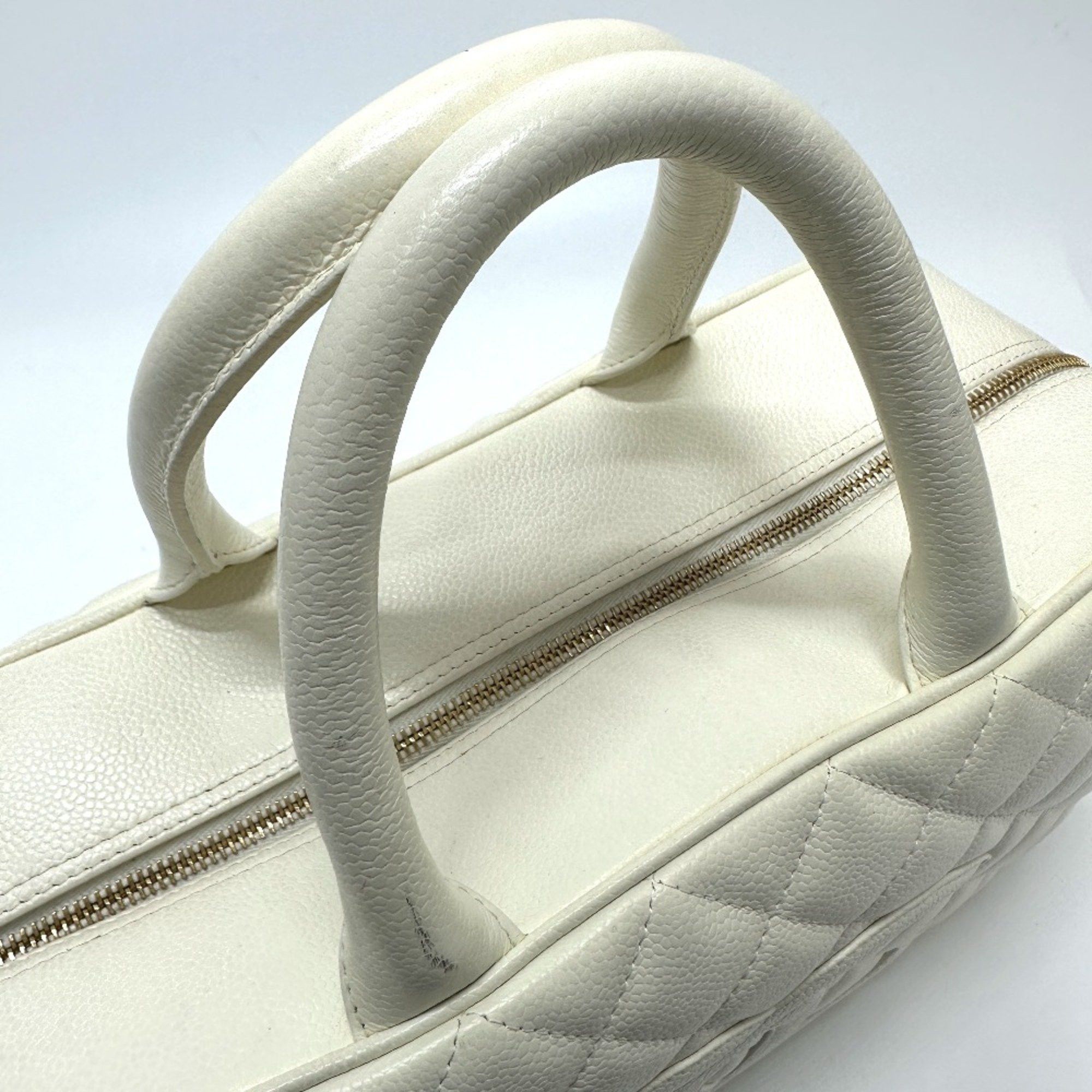 Chanel Chanel CC Mark Quilted Matelasse Bag Hand Bag White Size ONE SIZE - 7 Thumbnail
