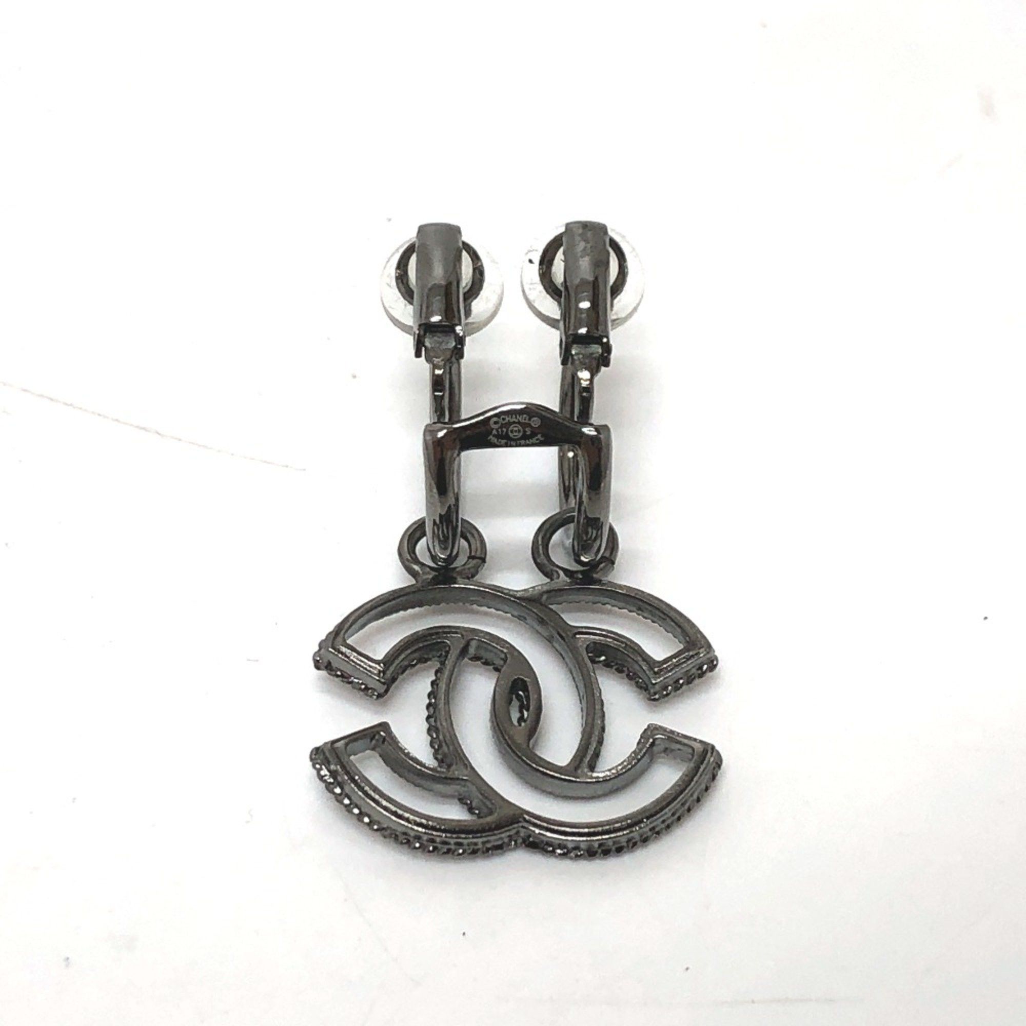 Chanel Chanel CC Mark A17S Earrings Black Size ONE SIZE - 2 Thumbnail