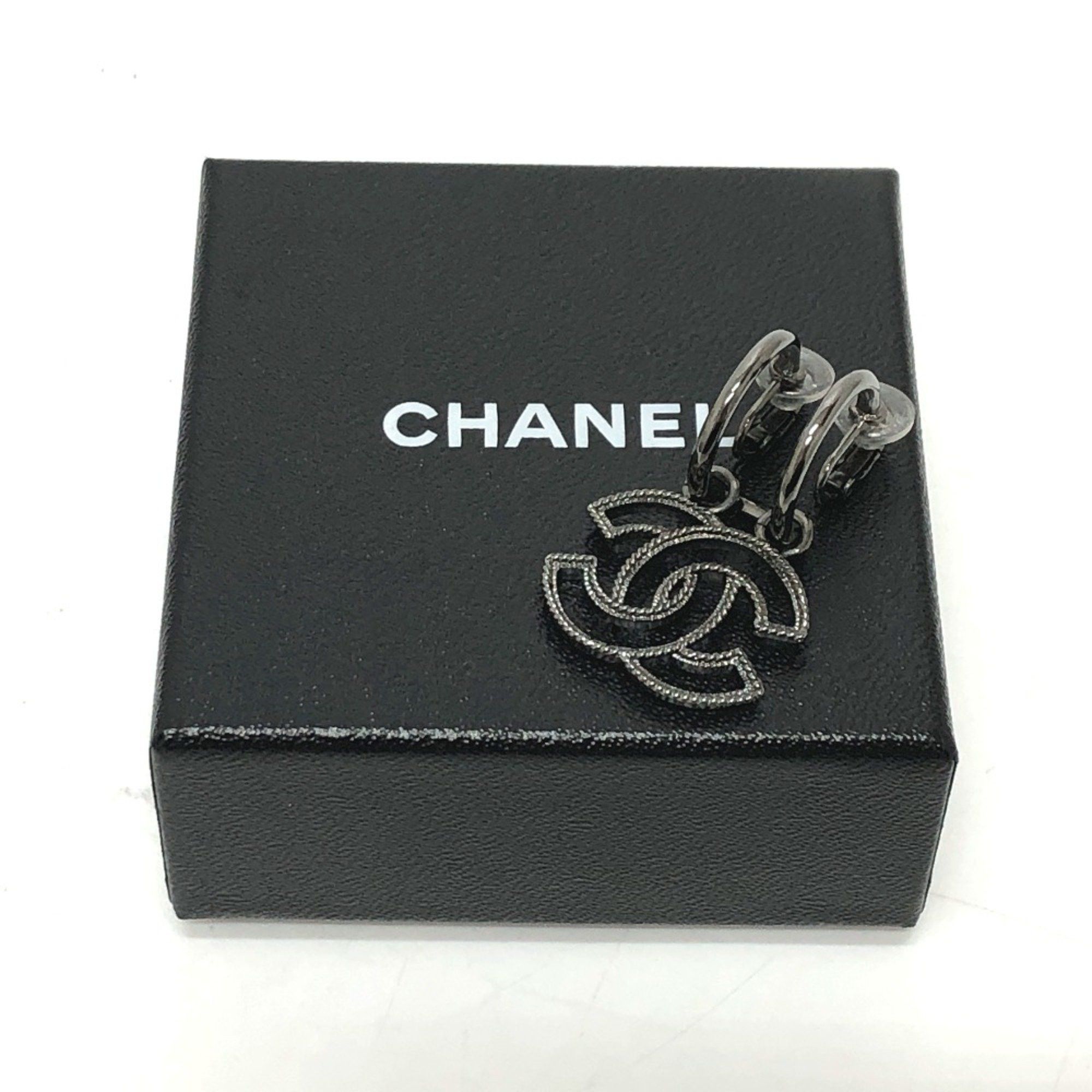 Chanel Chanel CC Mark A17S Earrings Black Size ONE SIZE - 9 Thumbnail