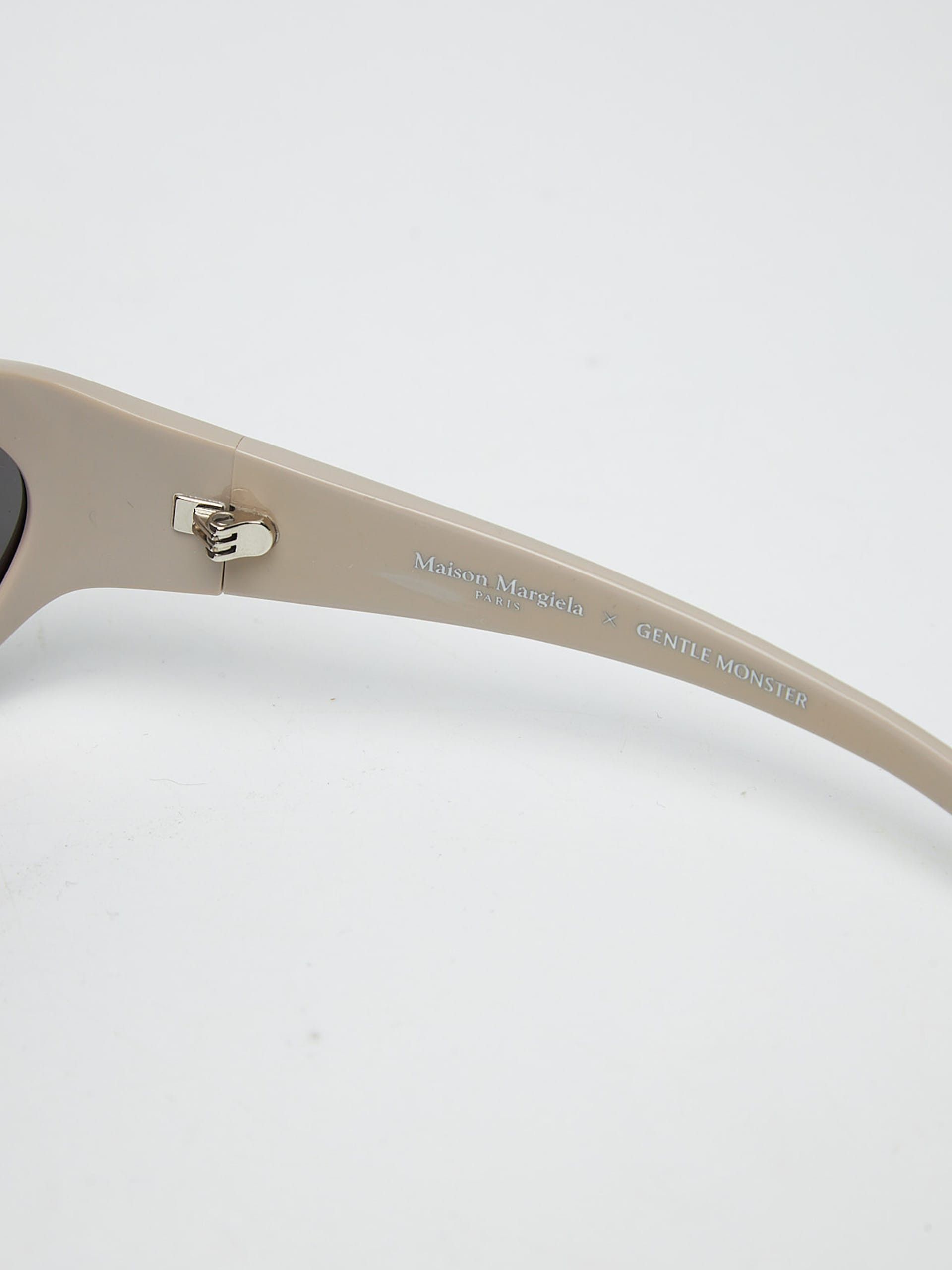 Maison Margiela Light Gray Logo Sunglasses Size ONE SIZE - 4 Thumbnail