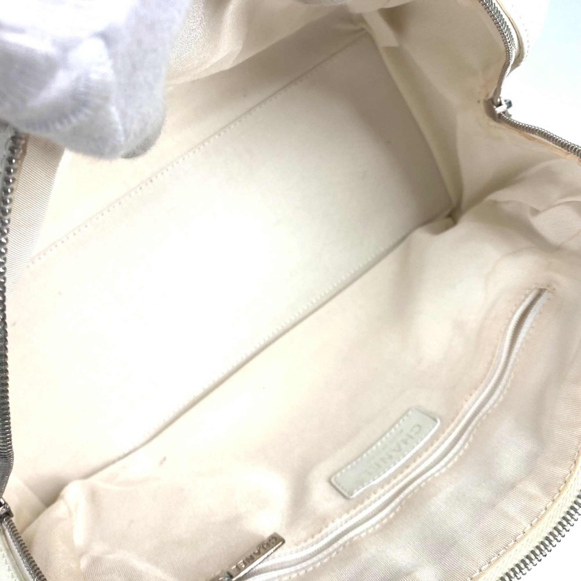 Chanel Chanel A30899 CC Mark Bag Hand Bag Duffle Bag White Size ONE SIZE - 13 Thumbnail