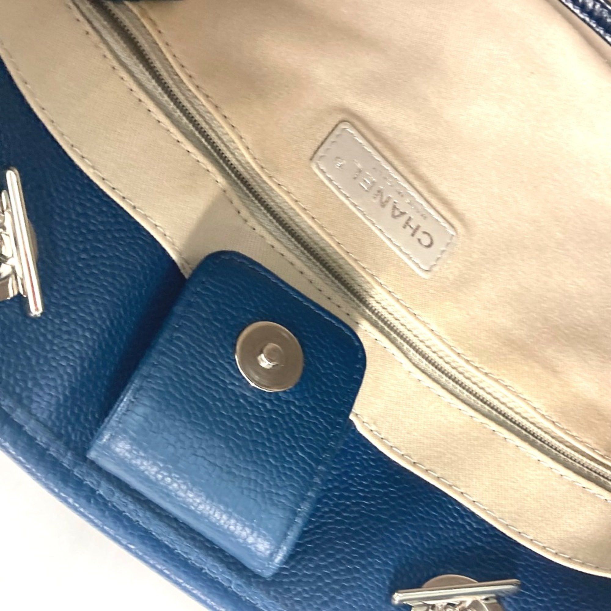 Chanel Chanel Logo Tote Bag Shoulder bag Bag Chain Shoulder Bag Navy Size ONE SIZE - 15 Thumbnail
