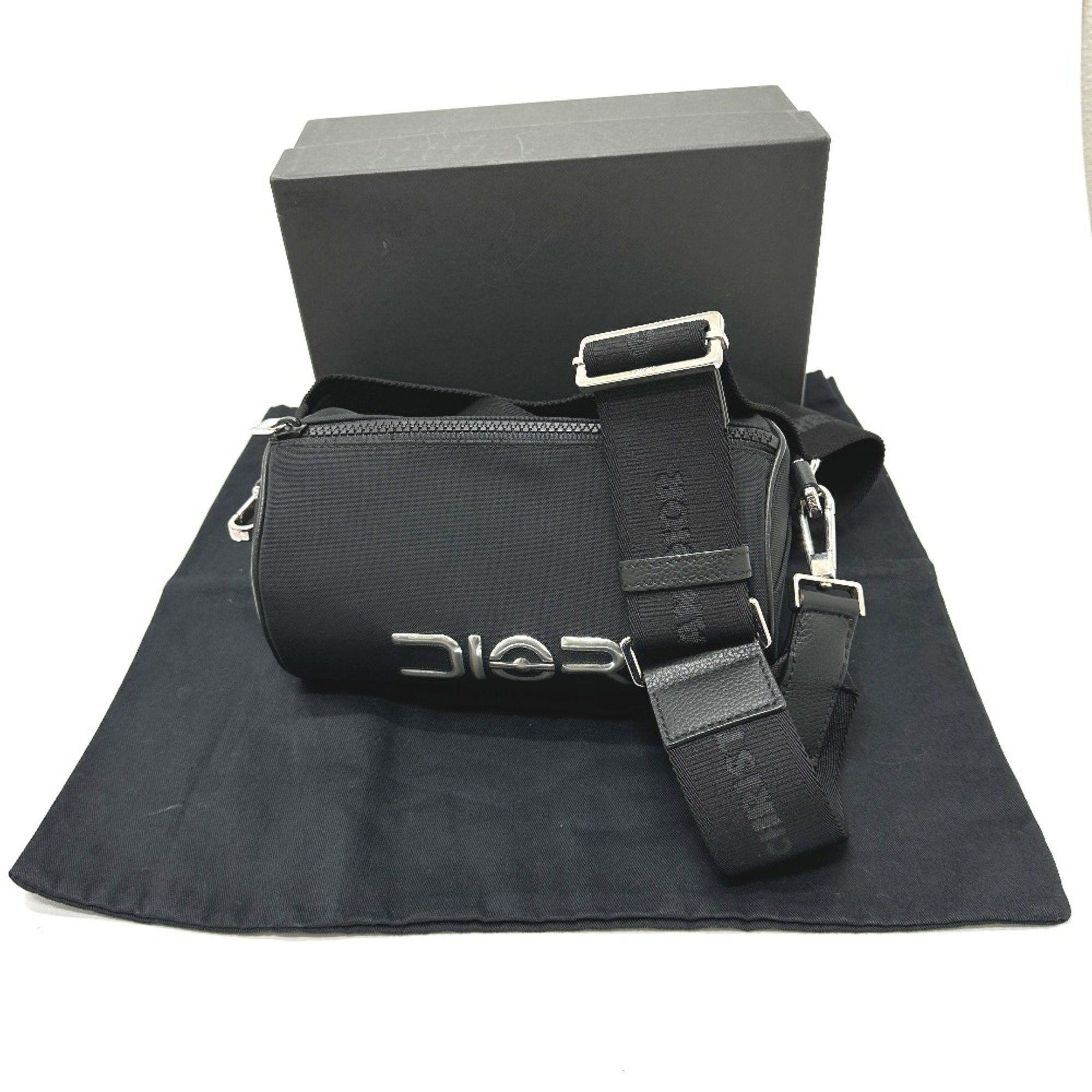 Dior CHRISTIAN DIOR Hajime Sorayama collaboration Crossbody Shoulder Bag Black Silver Size ONE SIZE - 15 Thumbnail