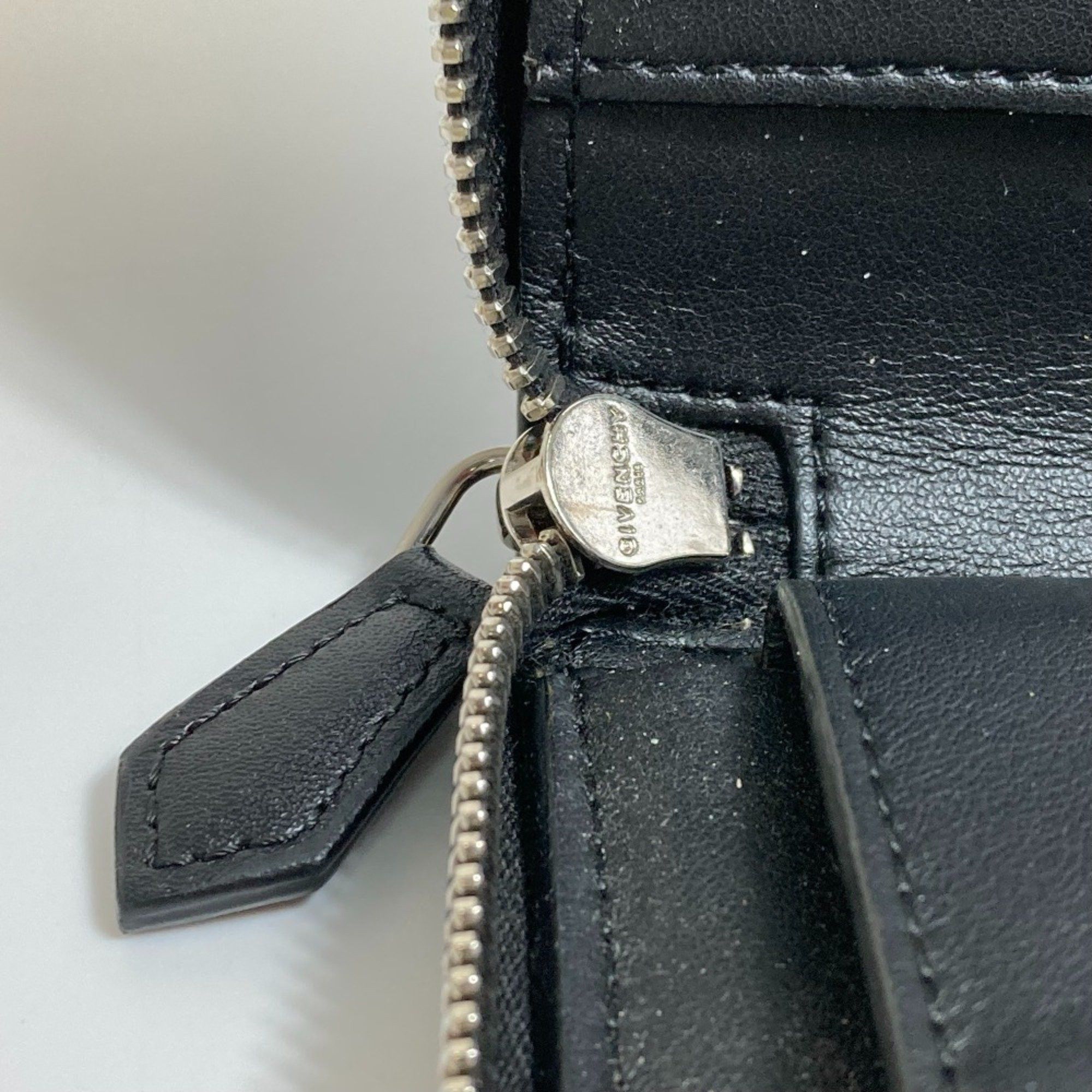 Givenchy Givenchy I FEEL LOVE Zip Around Long Wallet Black Size ONE SIZE - 10 Thumbnail