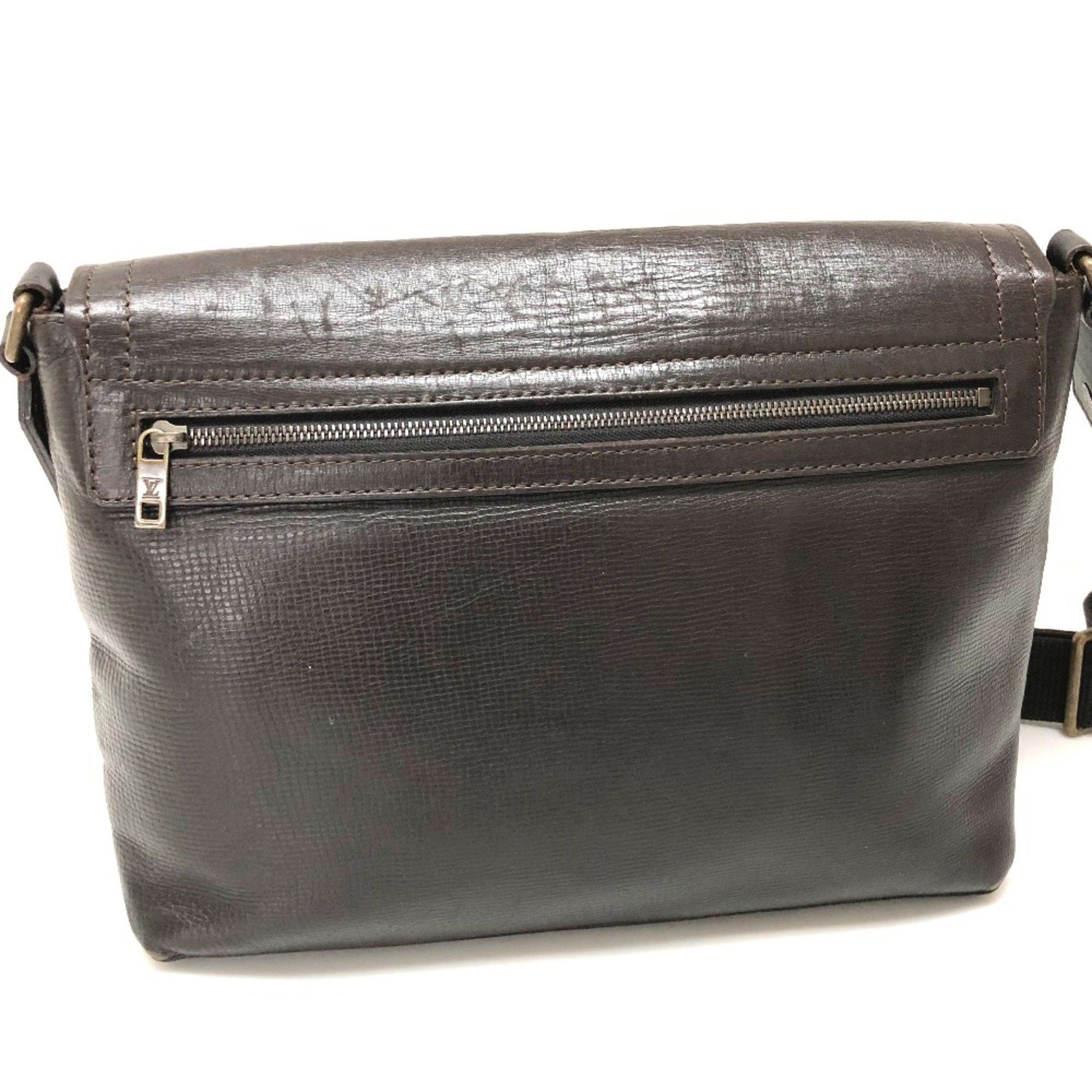 Louis Vuitton Louis Vuitton M92994 Utah bag messenger bag Shoulder Bag Brown Size ONE SIZE - 2 Thumbnail