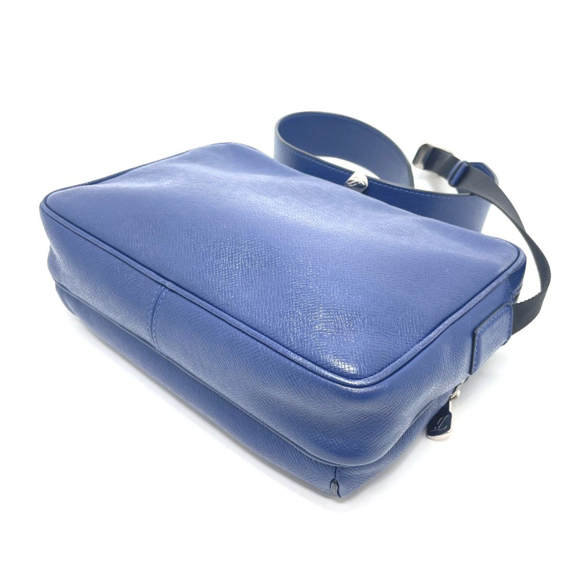 Louis Vuitton Louis Vuitton M33437 Taiga Bag Messenger Shoulder Bag cobalt blue Size ONE SIZE - 5 Thumbnail