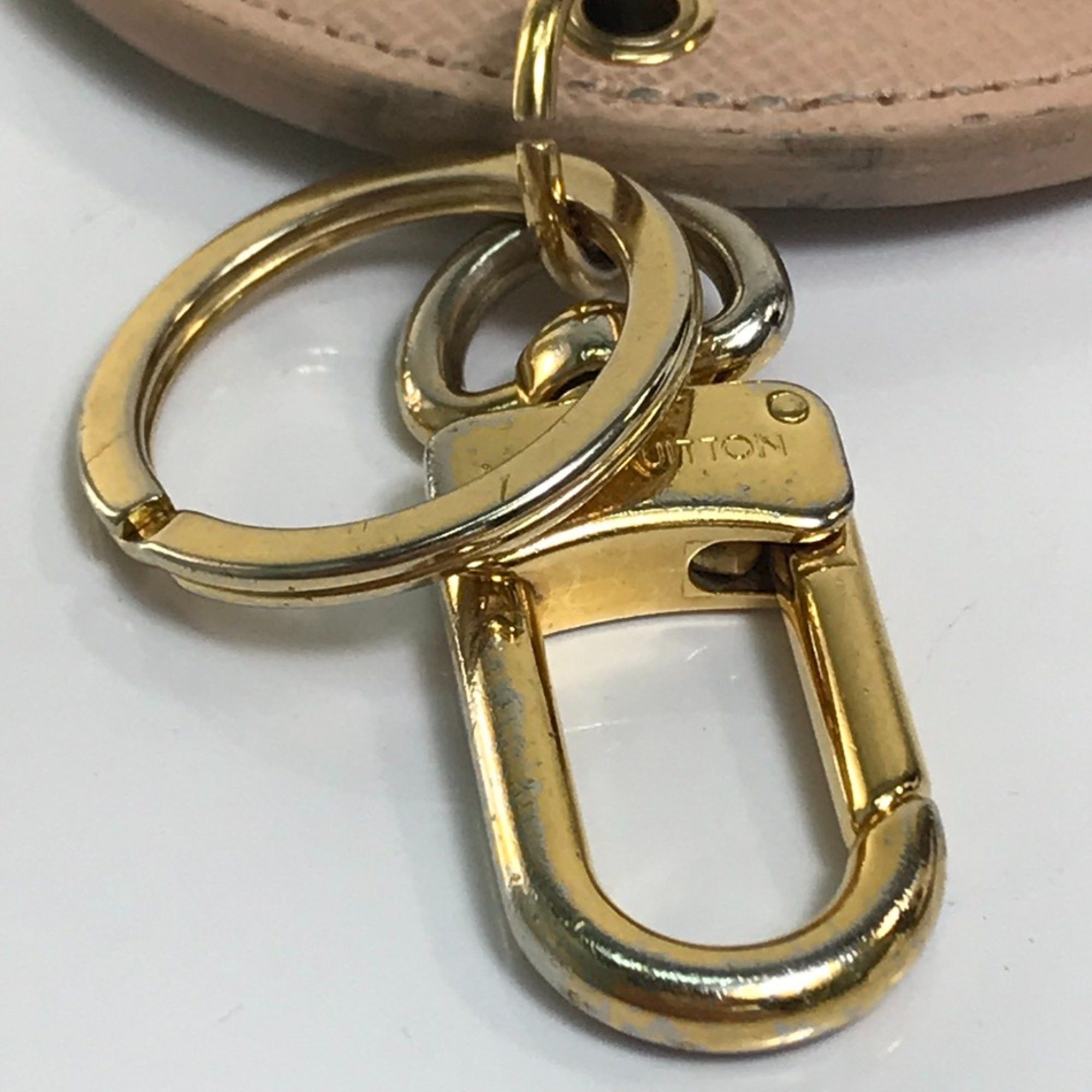 Louis Vuitton Louis Vuitton M61943 Damier Azur charm Key Holder White x Pink Size ONE SIZE - 9 Thumbnail