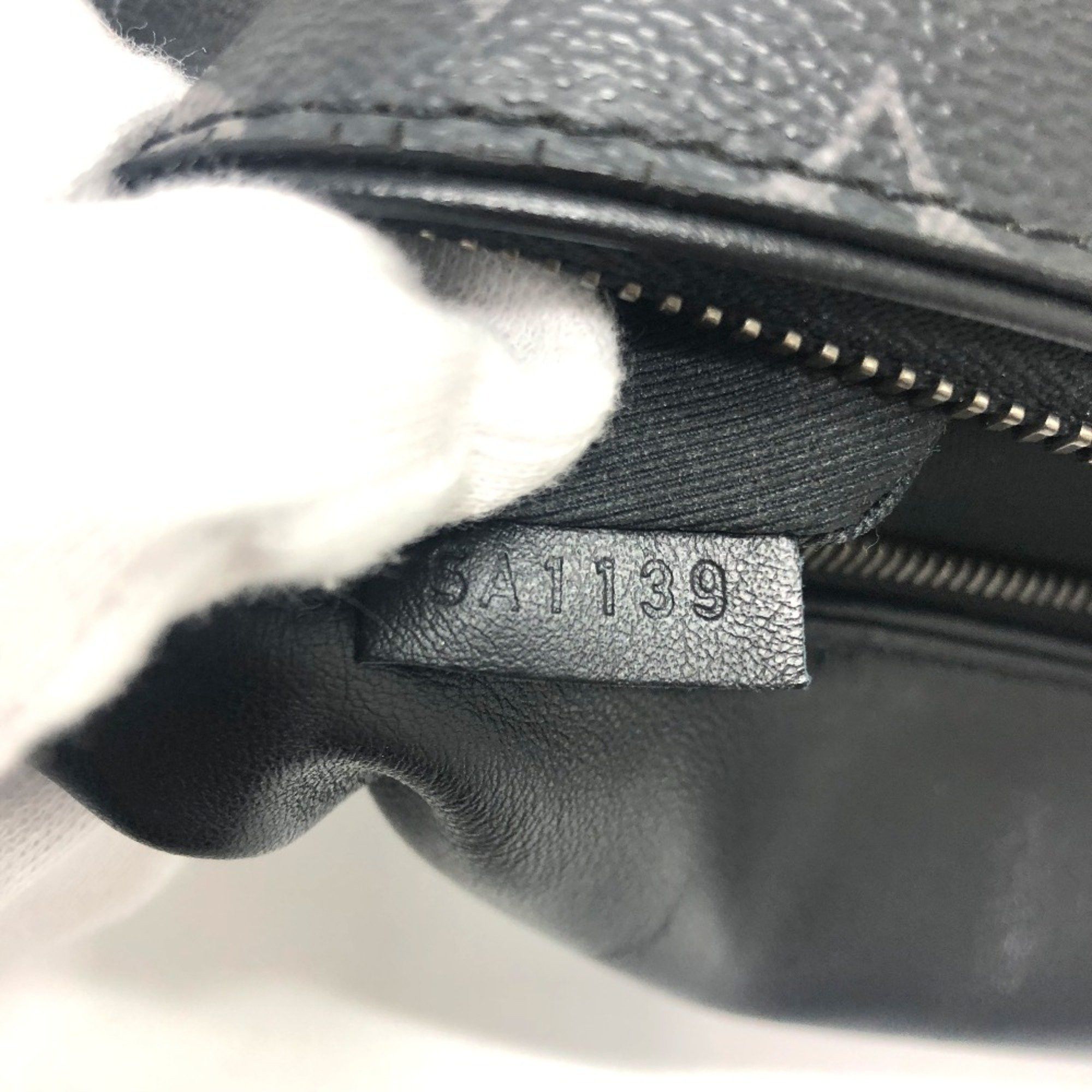 Louis Vuitton Louis Vuitton M44336 MonogramEclipse Bag Discovery-Bum Bag PM body bag Black Size ONE SIZE - 16 Thumbnail
