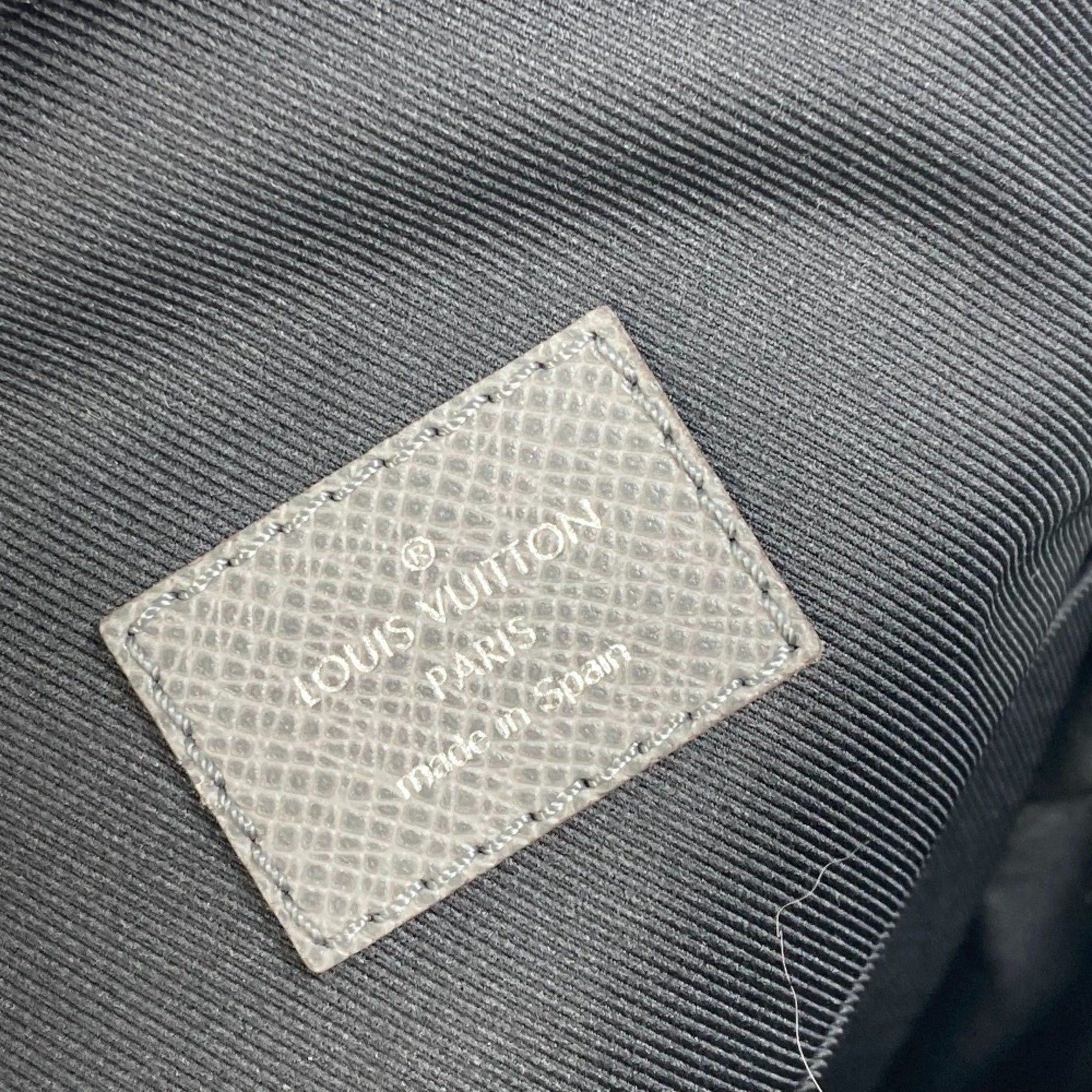 Louis Vuitton Louis Vuitton M30801 Taiga Bag Shoulder Bag Gris gray Size ONE SIZE - 12 Thumbnail