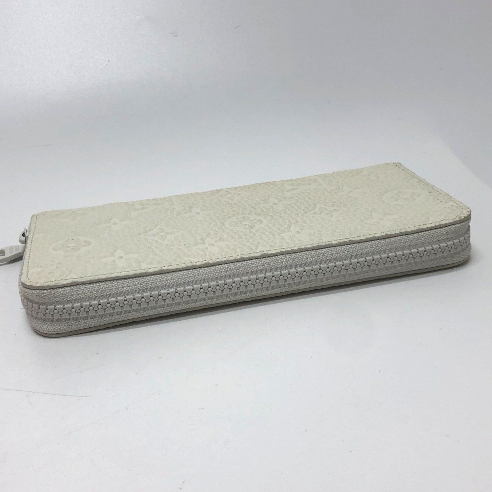 Louis Vuitton Louis Vuitton M80337 Zippy Wallet Vertical LV friend Long Wallet White Size ONE SIZE - 14 Thumbnail