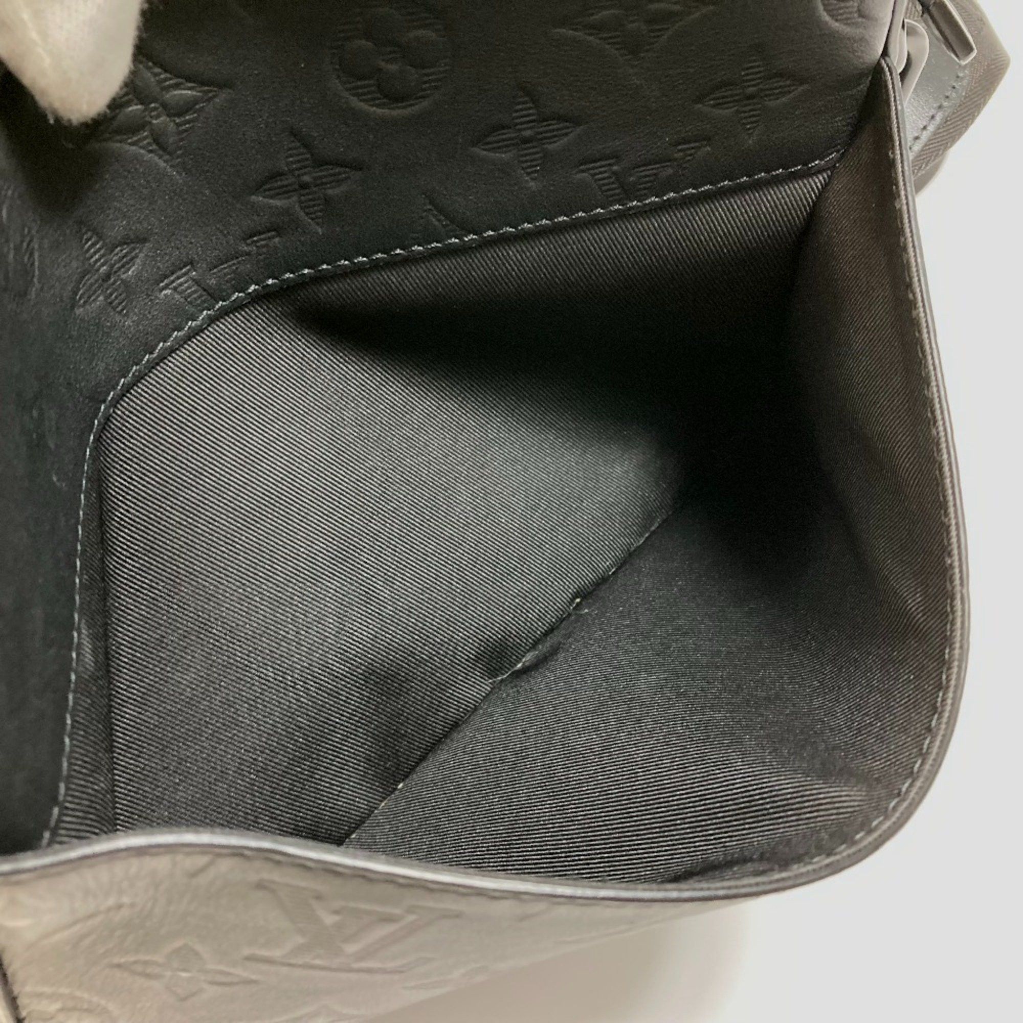 Louis Vuitton Louis Vuitton M69827 Monogram shadow Bag Crossbody body bag Black Size ONE SIZE - 15 Thumbnail