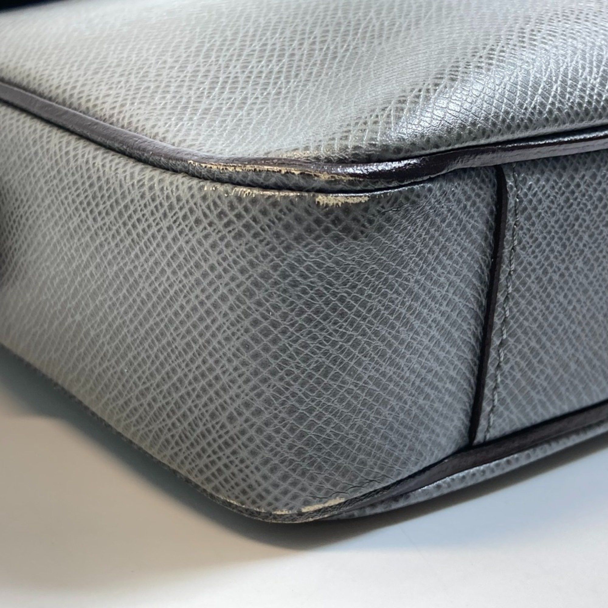 Louis Vuitton Louis Vuitton M32641 Taiga 2WAY Shoulder Bag Briefcase gray Size ONE SIZE - 6 Thumbnail