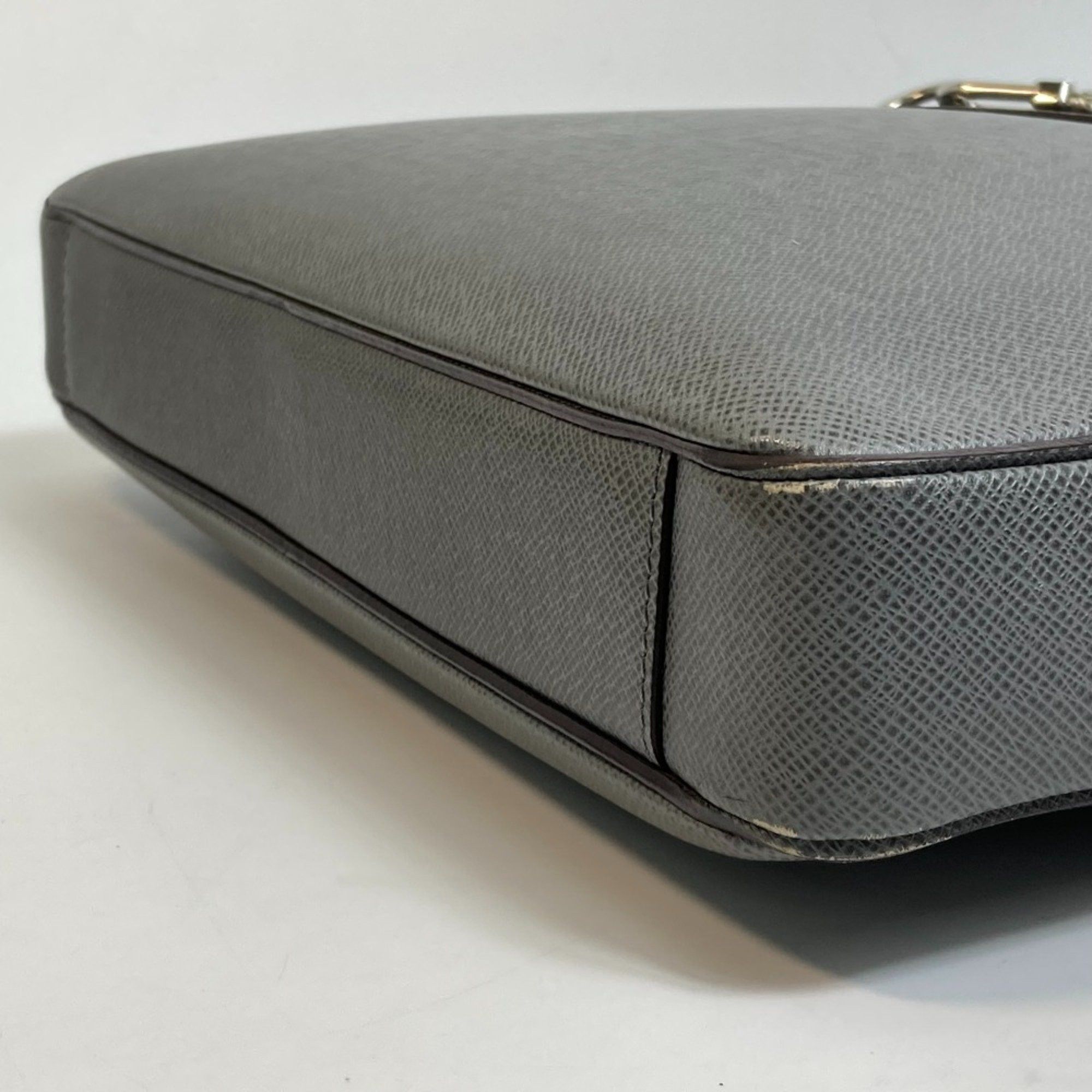 Louis Vuitton Louis Vuitton M32641 Taiga 2WAY Shoulder Bag Briefcase gray Size ONE SIZE - 5 Thumbnail