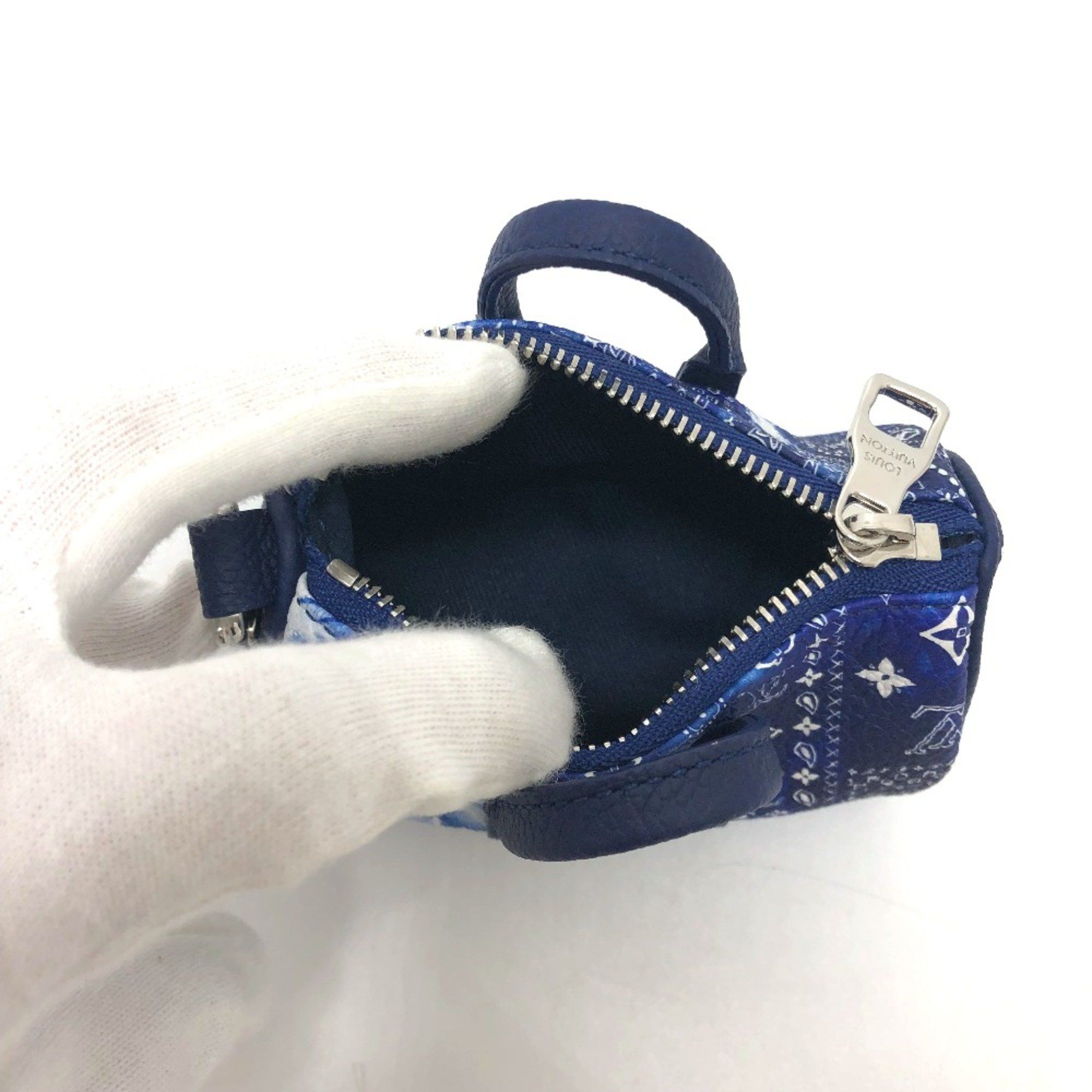 Louis Vuitton Louis Vuitton MP3337 Monogram bandana bag/accessories Key Holder blue SilverHardware Size ONE SIZE - 8 Thumbnail