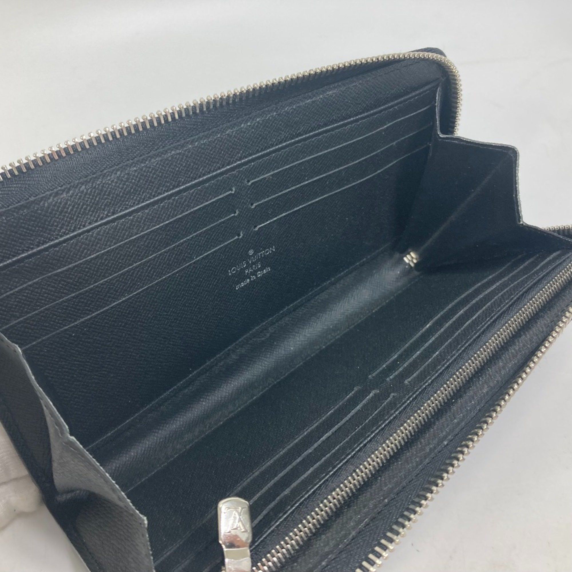 Louis Vuitton Louis Vuitton M69409 Taiga With strap Long Wallet Ardoise Black Size ONE SIZE - 12 Thumbnail