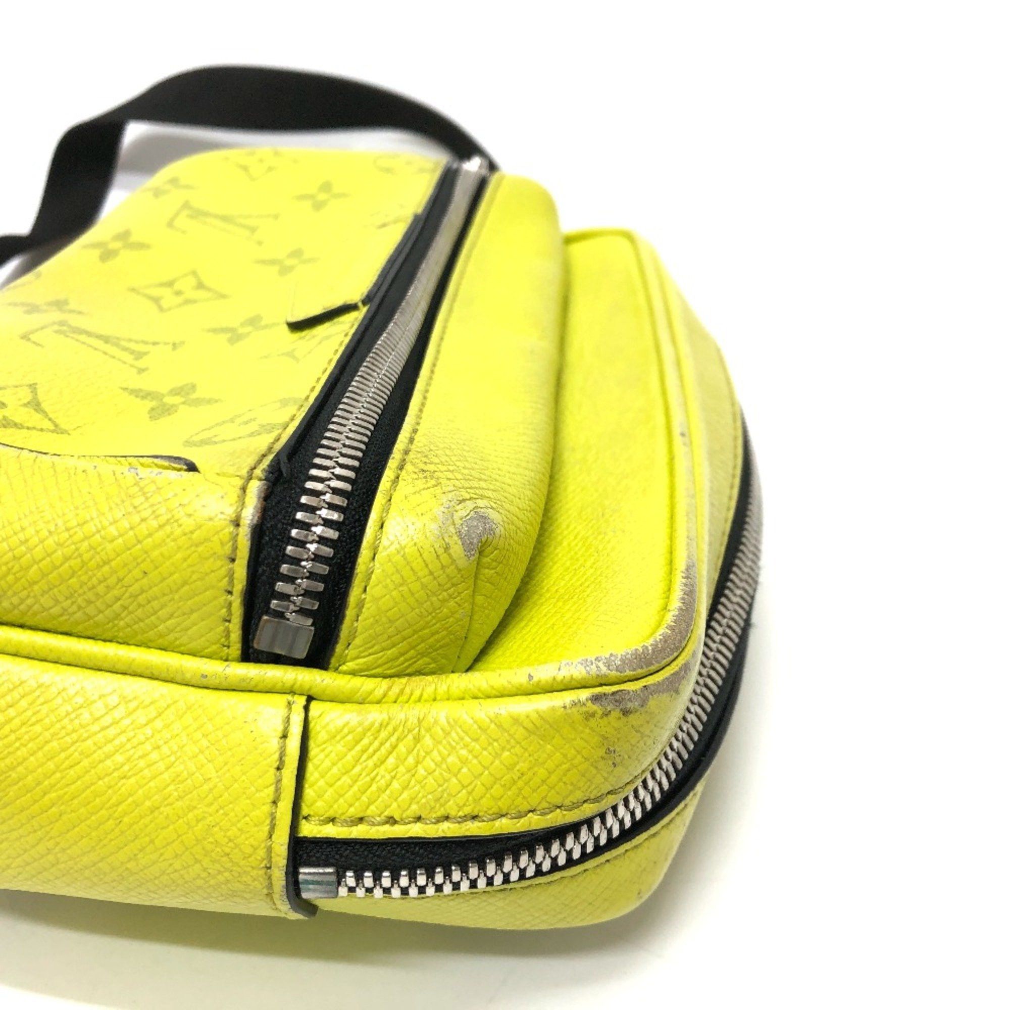 Louis Vuitton Louis Vuitton M30239 Taigalama Messenger bag body bag yellow Black/SilverHardware Size ONE SIZE - 11 Thumbnail
