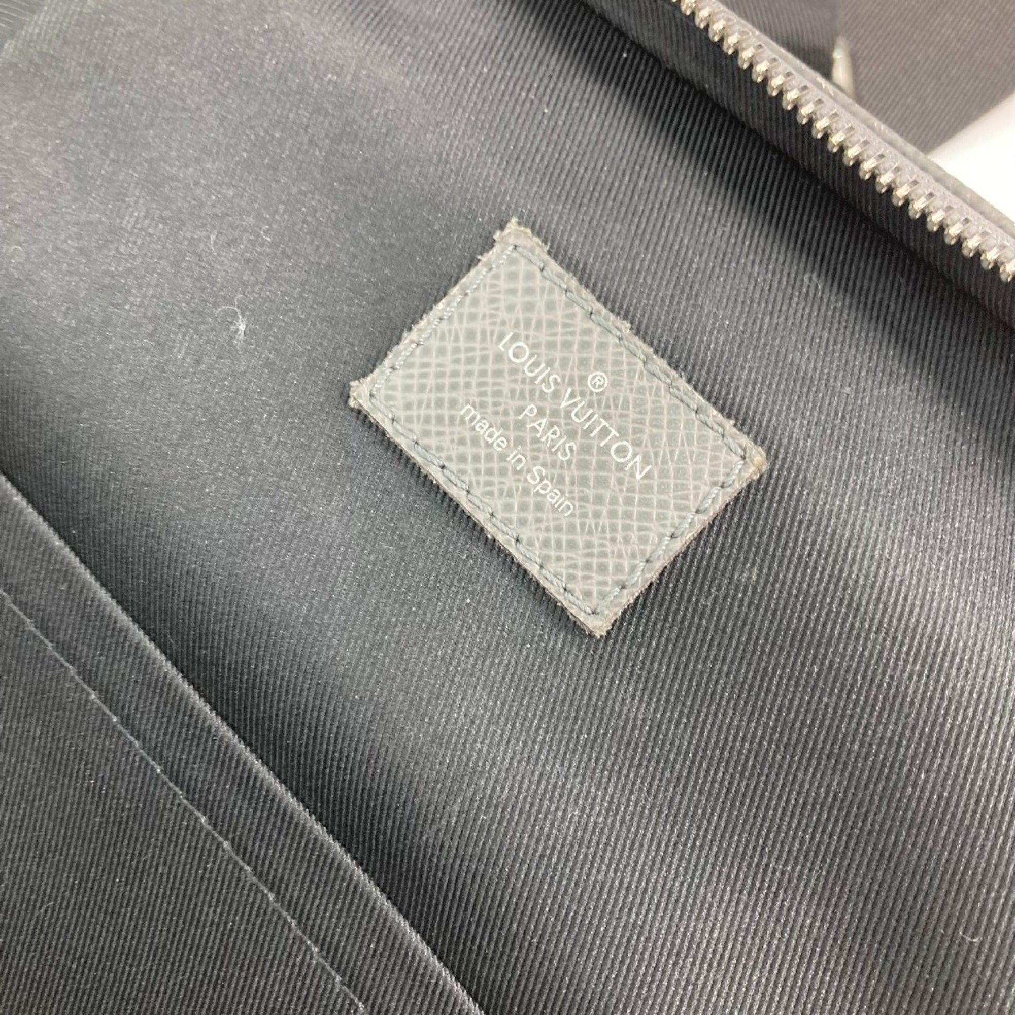 Louis Vuitton Louis Vuitton M30951 Taiga Shoulder Bag Cross body bag gray Size ONE SIZE - 13 Thumbnail
