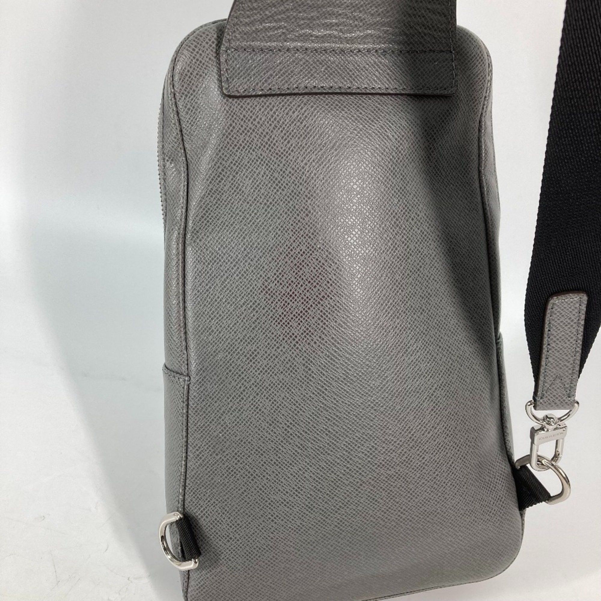 Louis Vuitton Louis Vuitton M30951 Taiga Shoulder Bag Cross body bag gray Size ONE SIZE - 9 Thumbnail