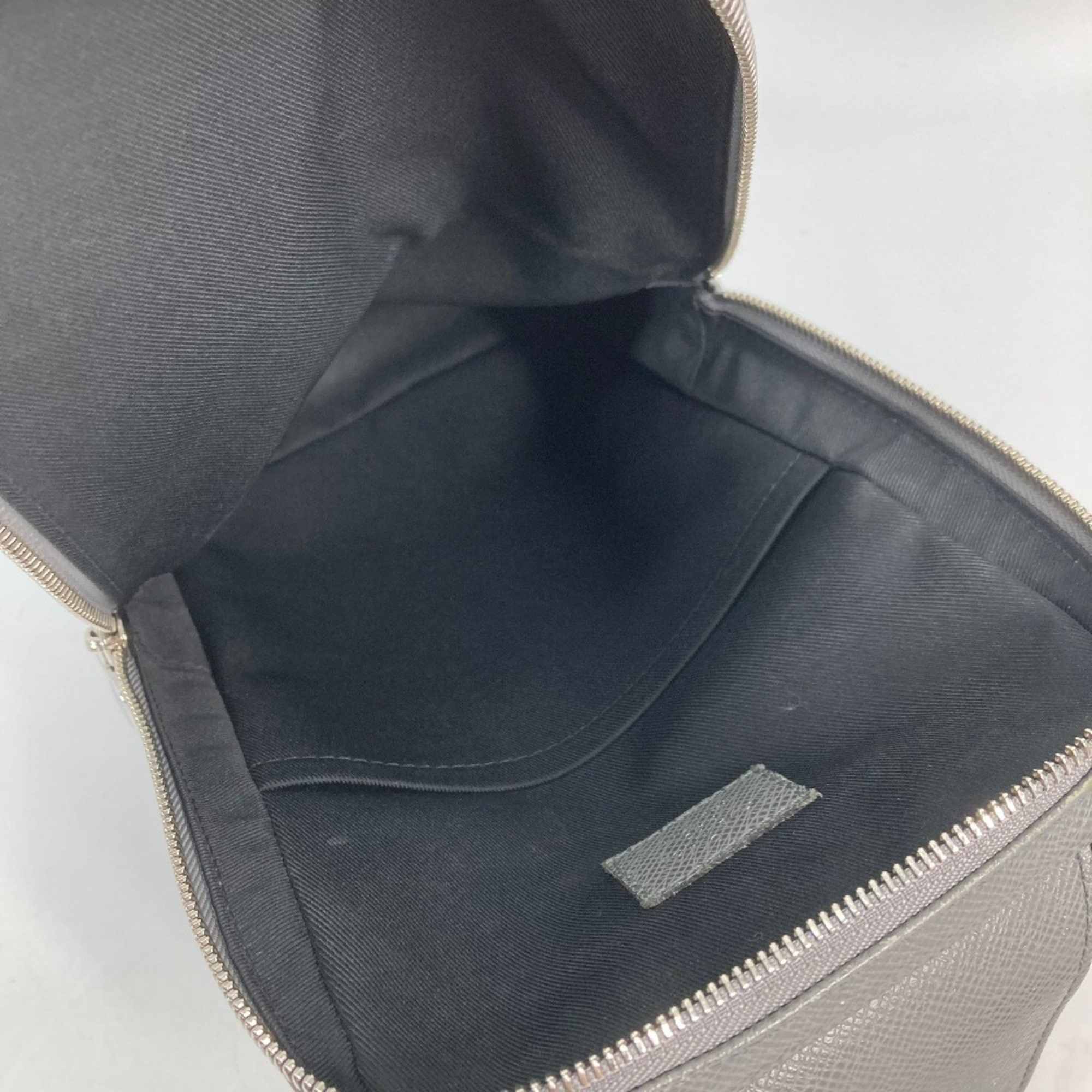 Louis Vuitton Louis Vuitton M30951 Taiga Shoulder Bag Cross body bag gray Size ONE SIZE - 12 Thumbnail